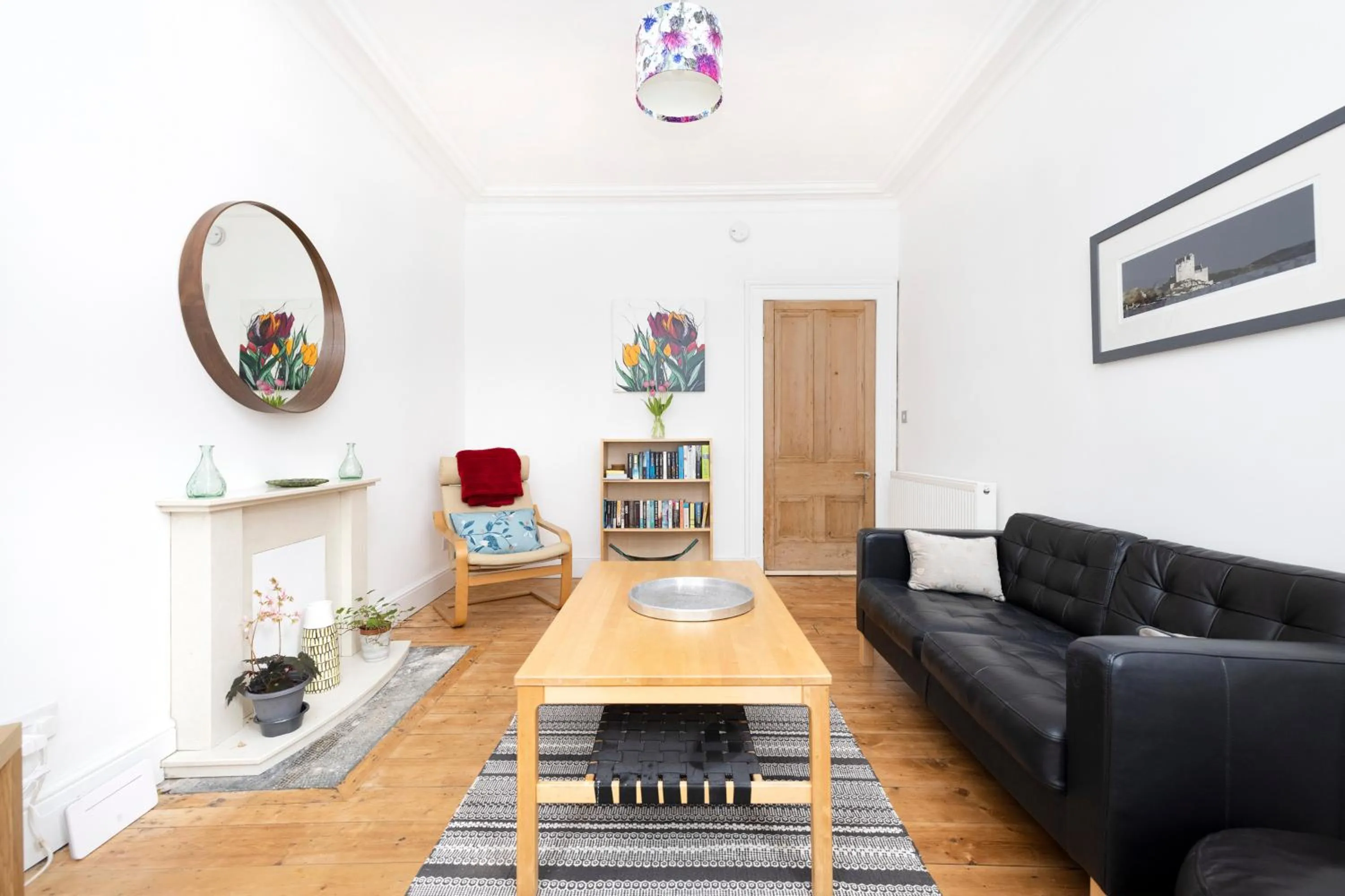 JOIVY Charming Apartment near Leith Links with Patio