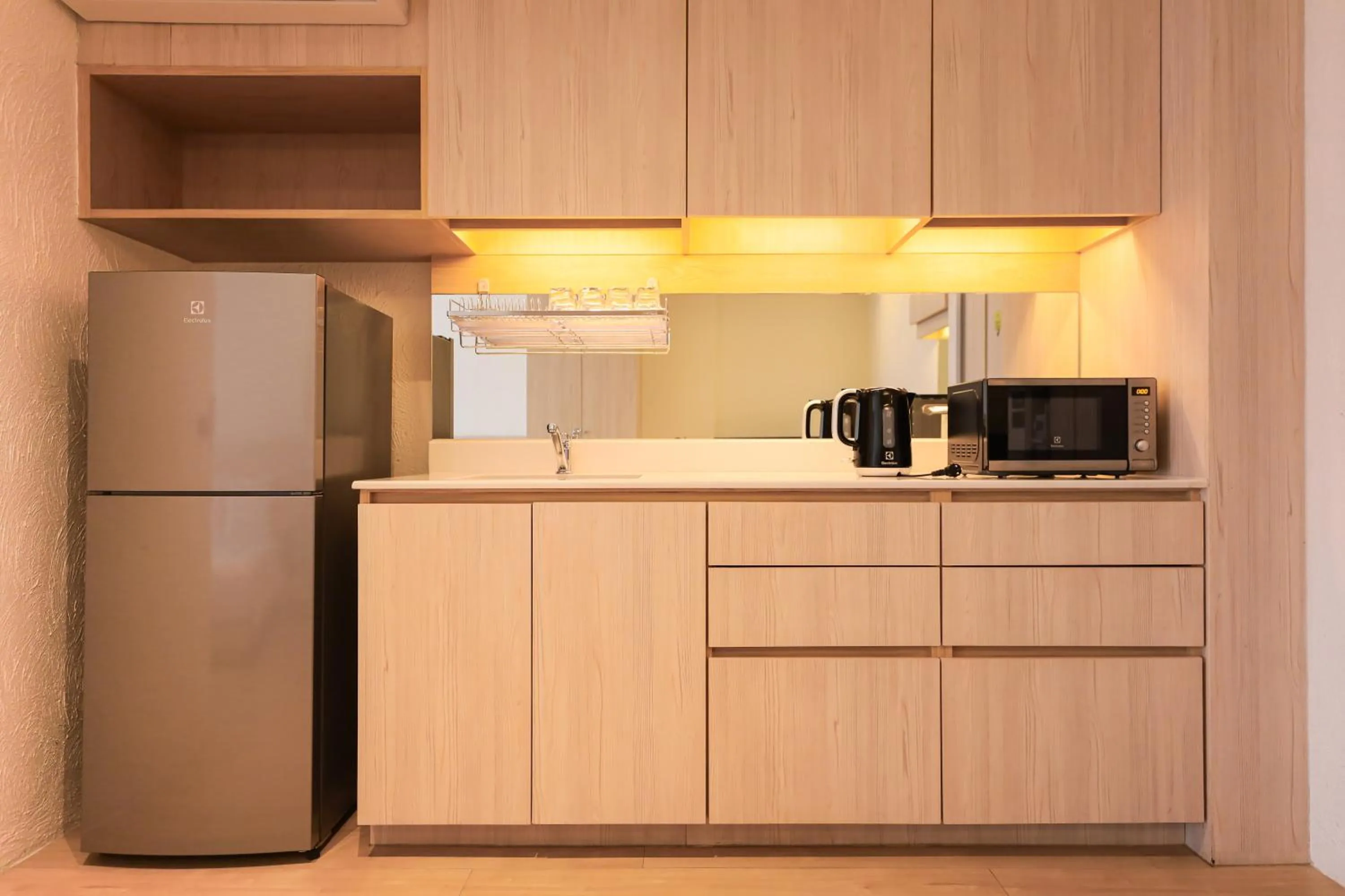 Kitchen or kitchenette in Balcony Seaside Sriracha Hotel & Serviced Apartments