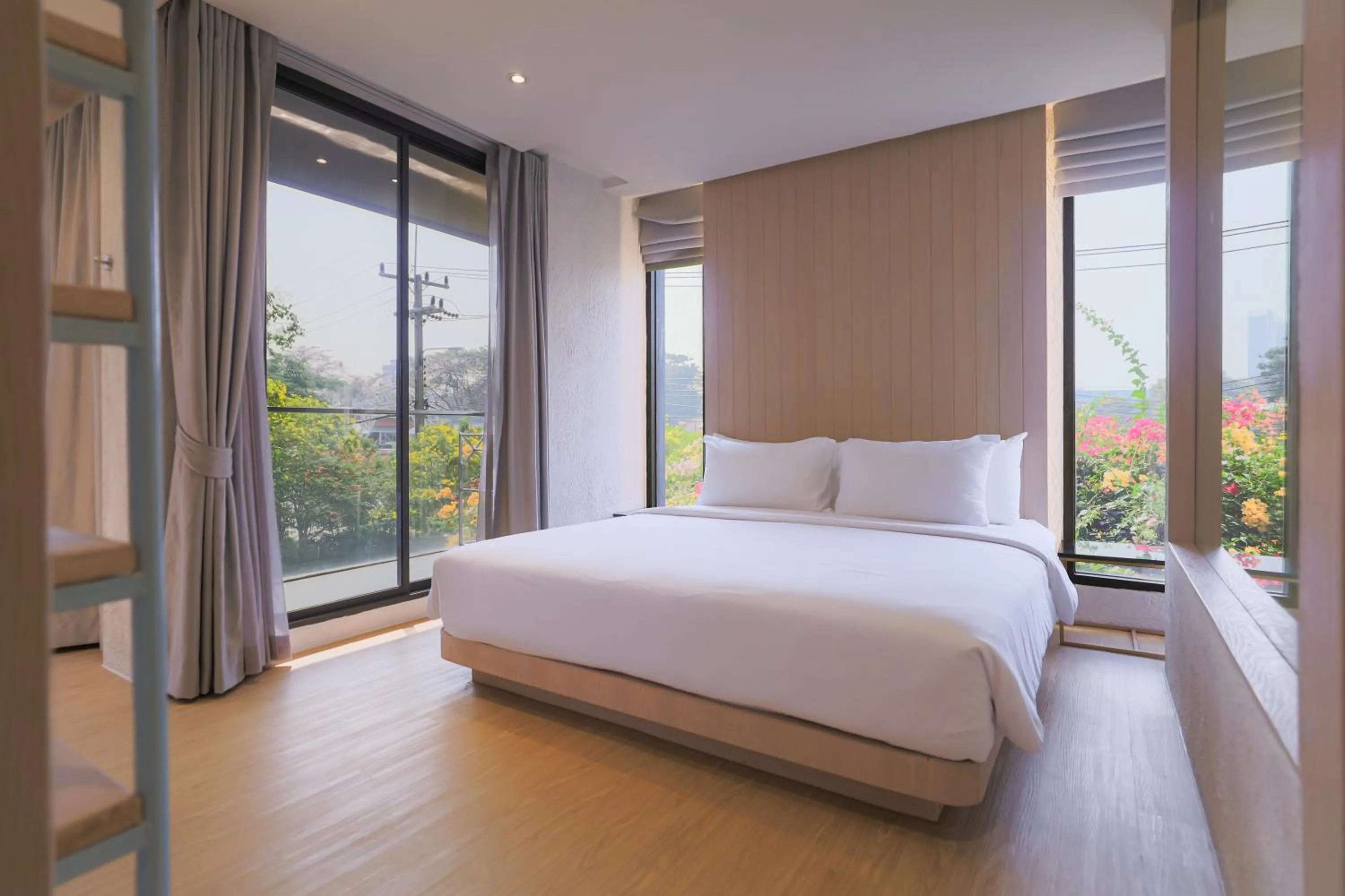 Bed in Balcony Seaside Sriracha Hotel & Serviced Apartments