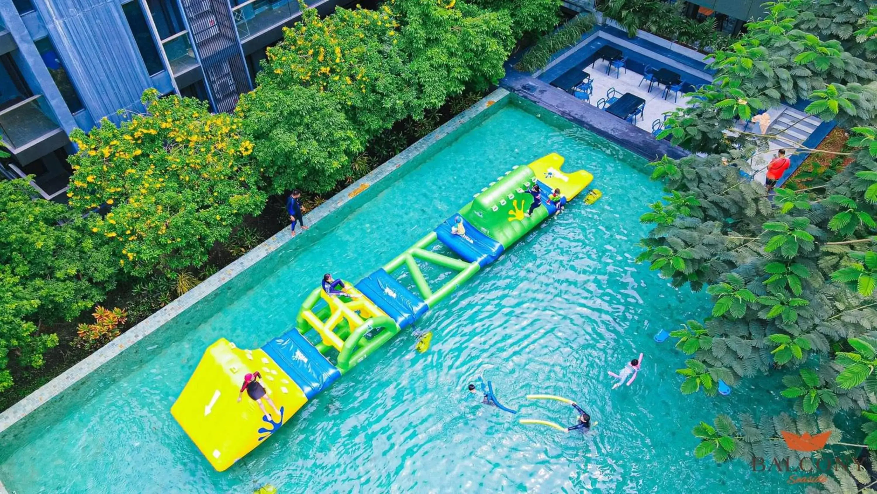 Swimming pool in Balcony Seaside Sriracha Hotel & Serviced Apartments Swimming pool in Balcony Seaside Sriracha Hotel & Serviced Apartments