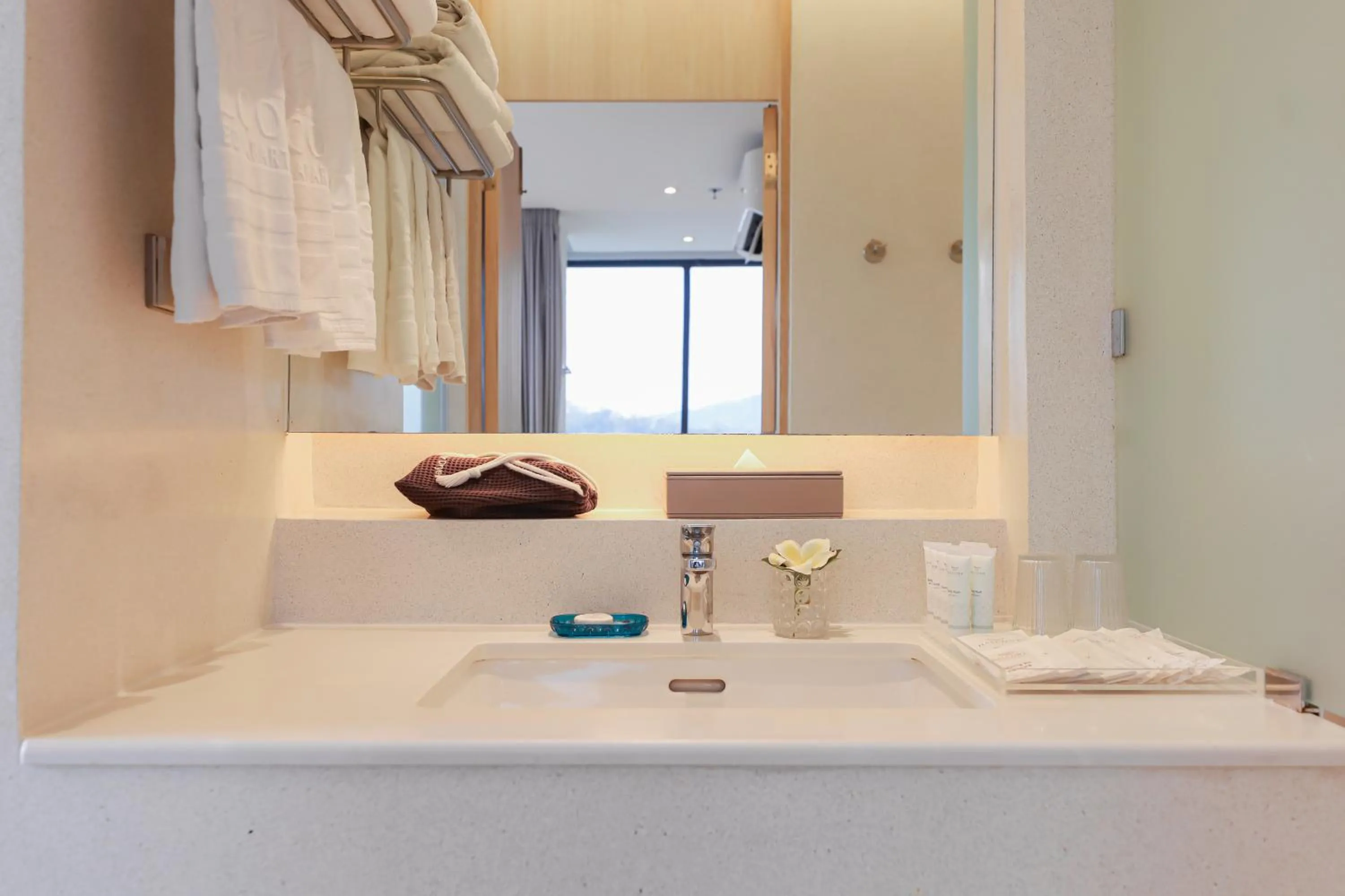 Drinks in Balcony Seaside Sriracha Hotel & Serviced Apartments