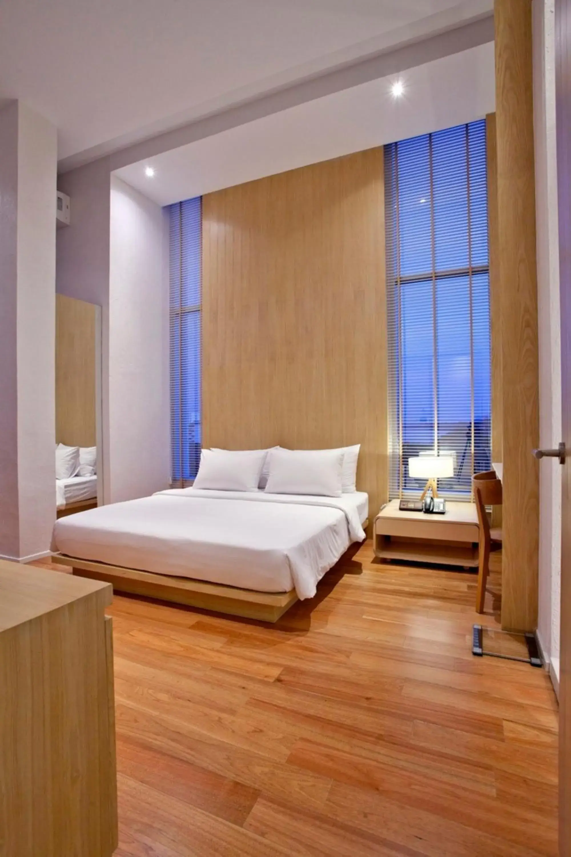 Bed in Balcony Seaside Sriracha Hotel & Serviced Apartments Bed in Balcony Seaside Sriracha Hotel & Serviced Apartments