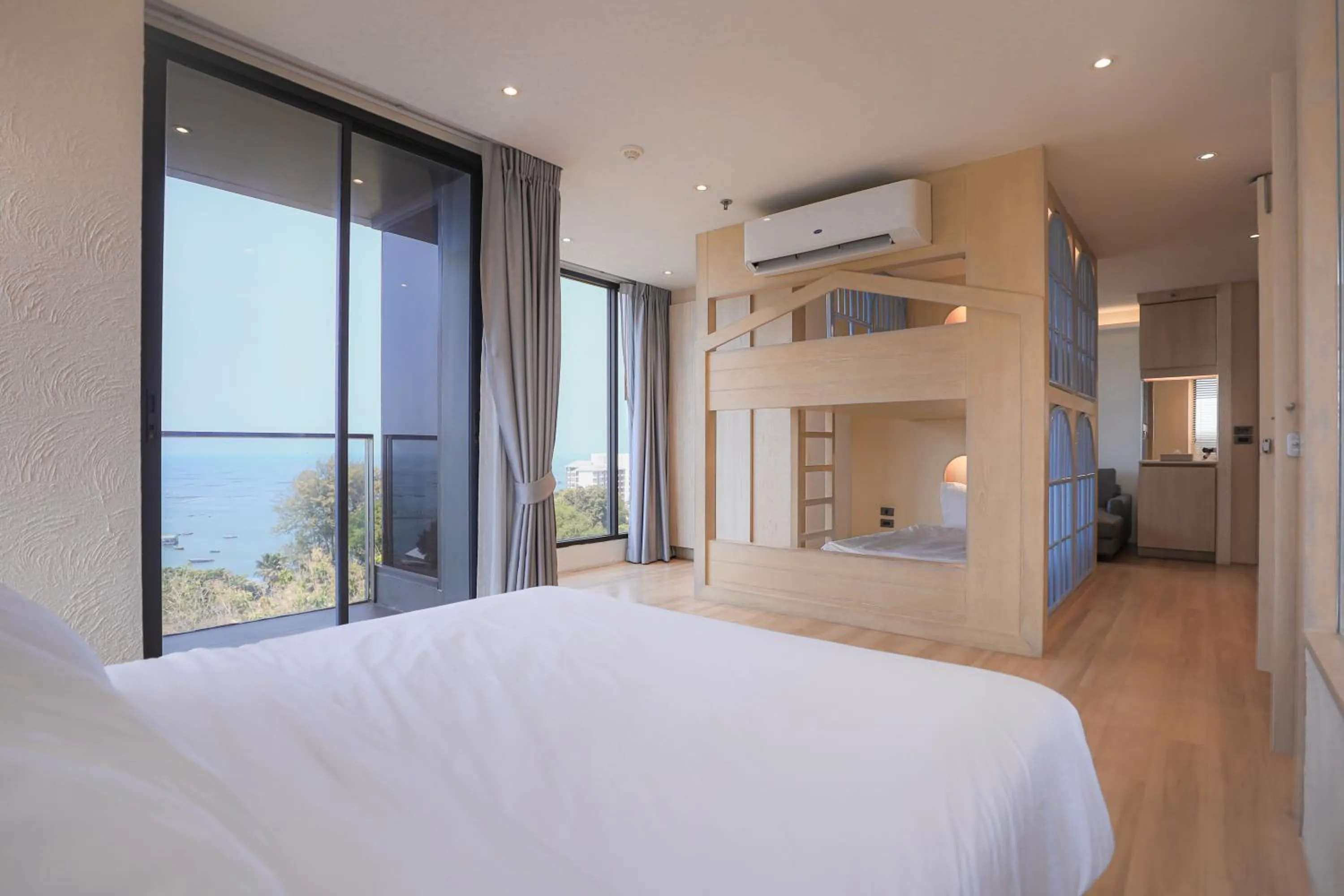 Bed in Balcony Seaside Sriracha Hotel & Serviced Apartments