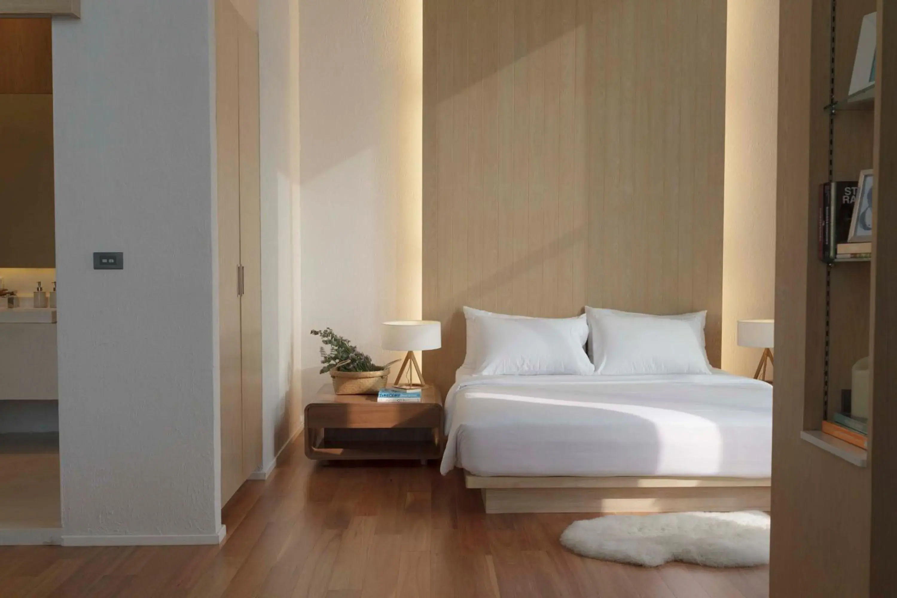 Bed in Balcony Seaside Sriracha Hotel & Serviced Apartments Bed in Balcony Seaside Sriracha Hotel & Serviced Apartments