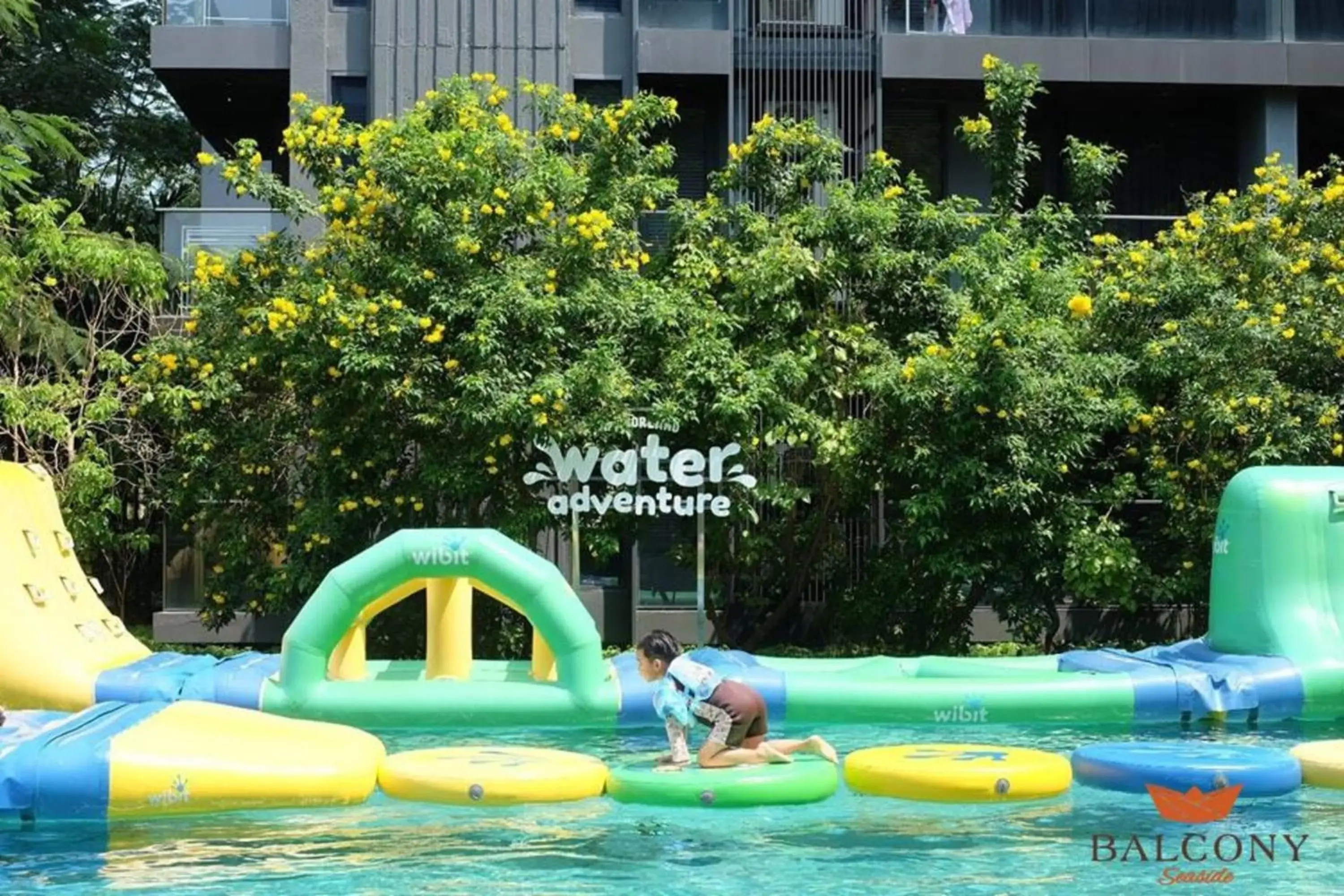 Swimming pool in Balcony Seaside Sriracha Hotel & Serviced Apartments Swimming pool in Balcony Seaside Sriracha Hotel & Serviced Apartments