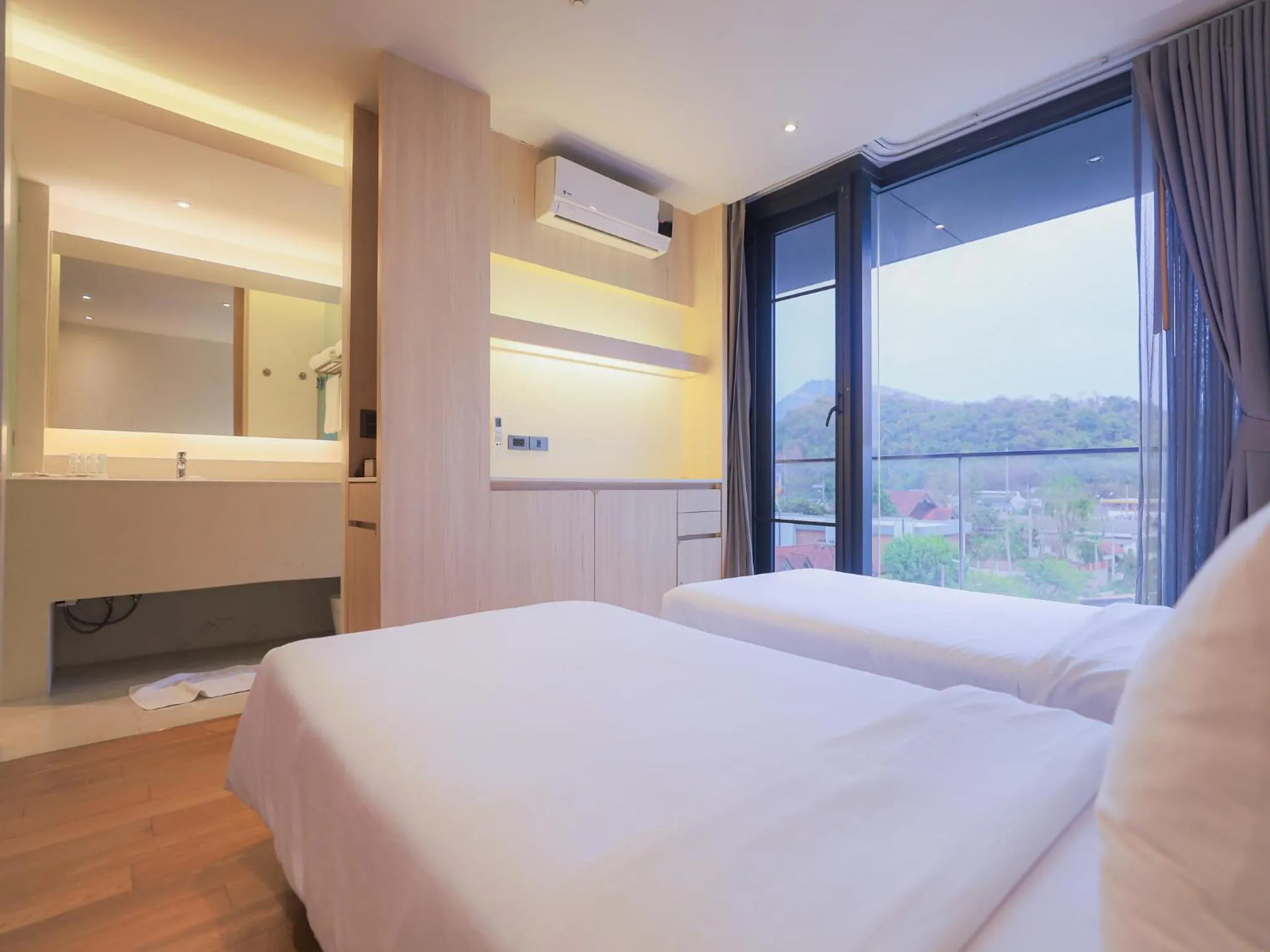 Bed in Balcony Seaside Sriracha Hotel & Serviced Apartments