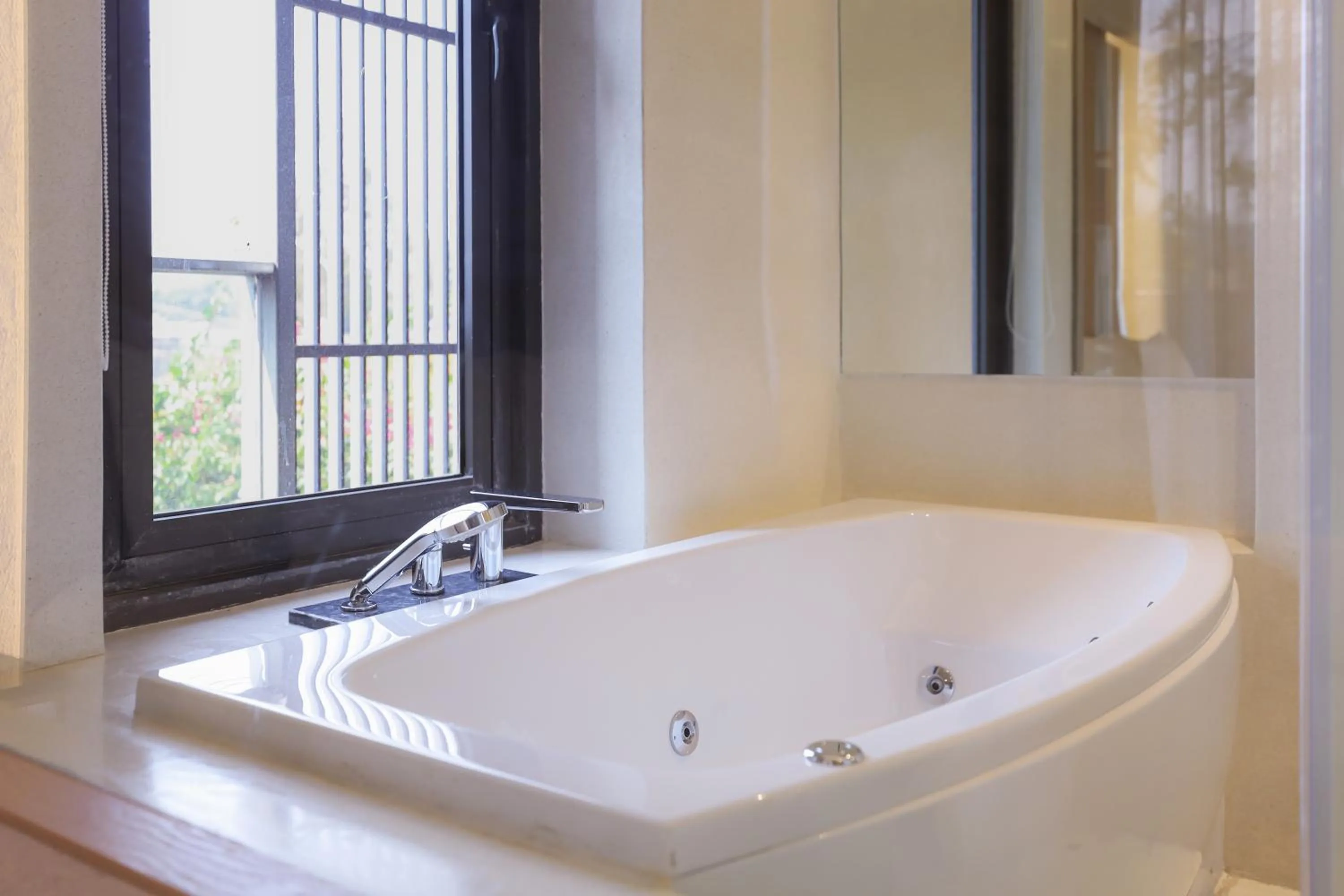 Bathroom in Balcony Seaside Sriracha Hotel & Serviced Apartments