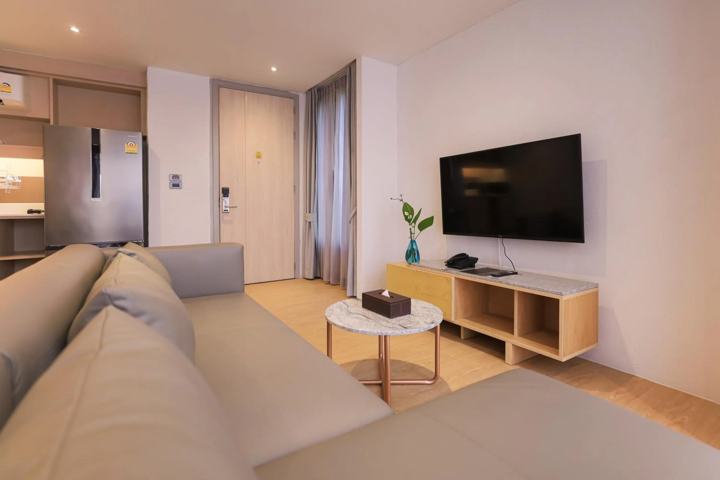 TV and multimedia in Balcony Seaside Sriracha Hotel & Serviced Apartments