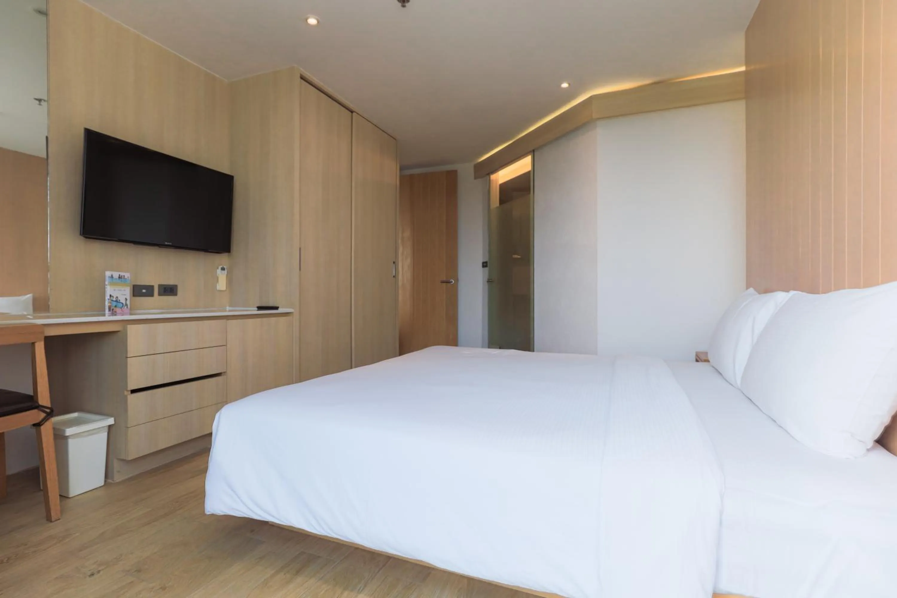 Bed in Balcony Seaside Sriracha Hotel & Serviced Apartments