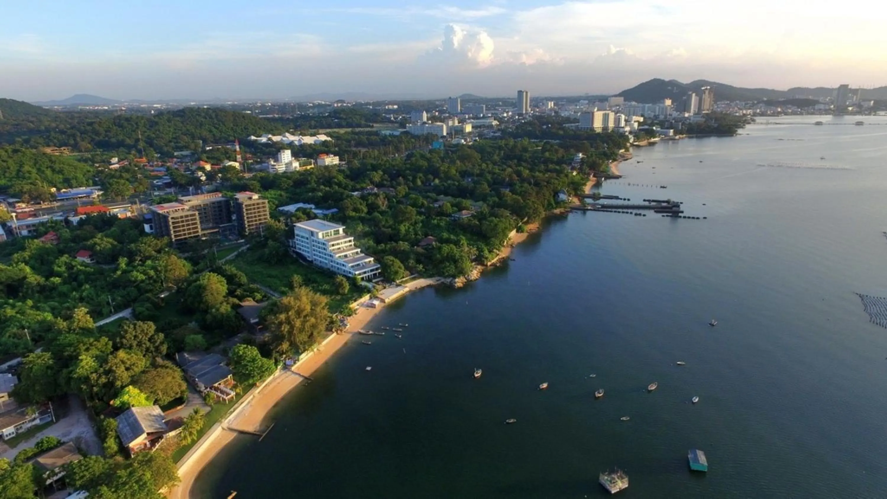 Natural landscape in Balcony Seaside Sriracha Hotel & Serviced Apartments