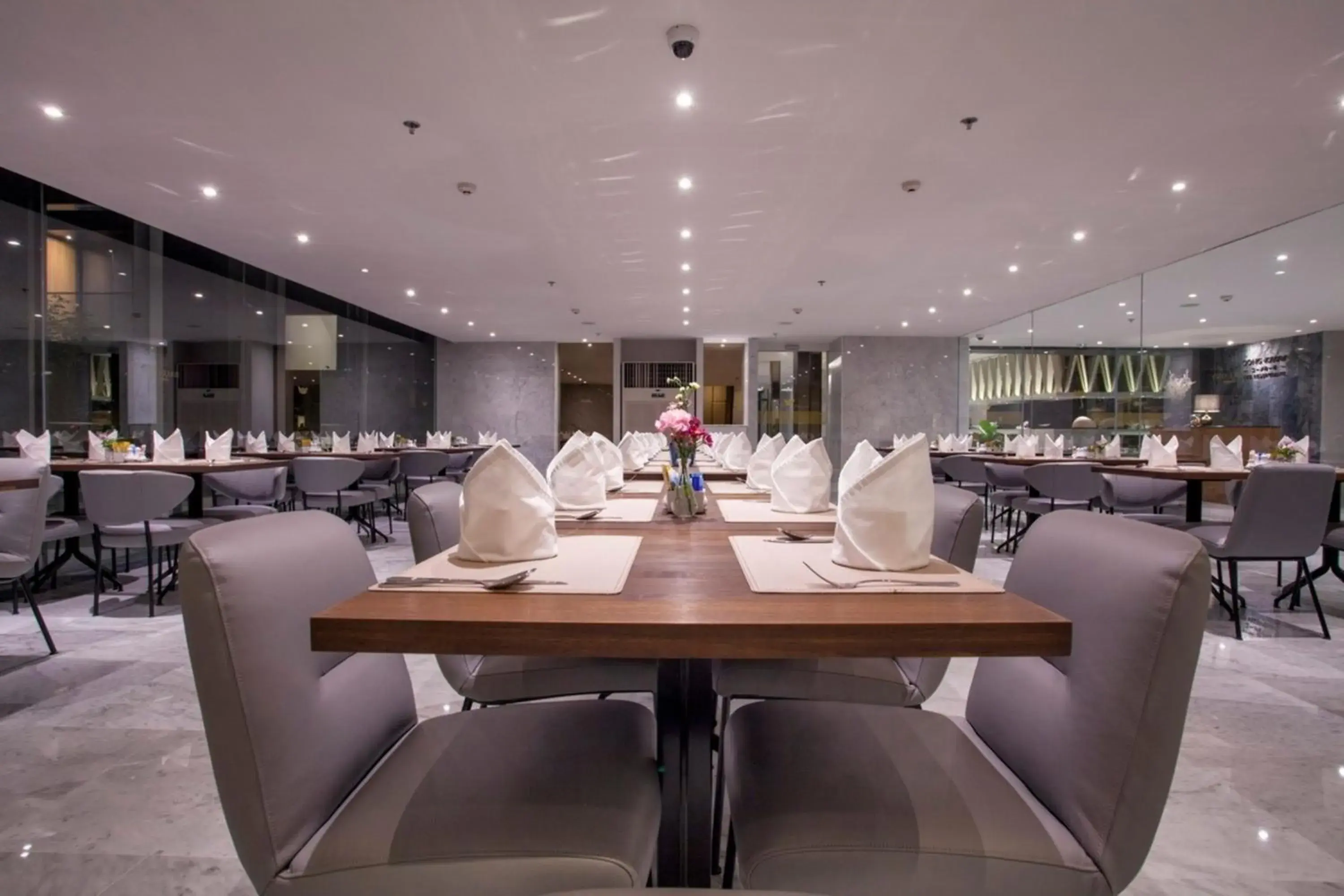 Restaurant/places to eat in Balcony Seaside Sriracha Hotel & Serviced Apartments Restaurant/places to eat in Balcony Seaside Sriracha Hotel & Serviced Apartments