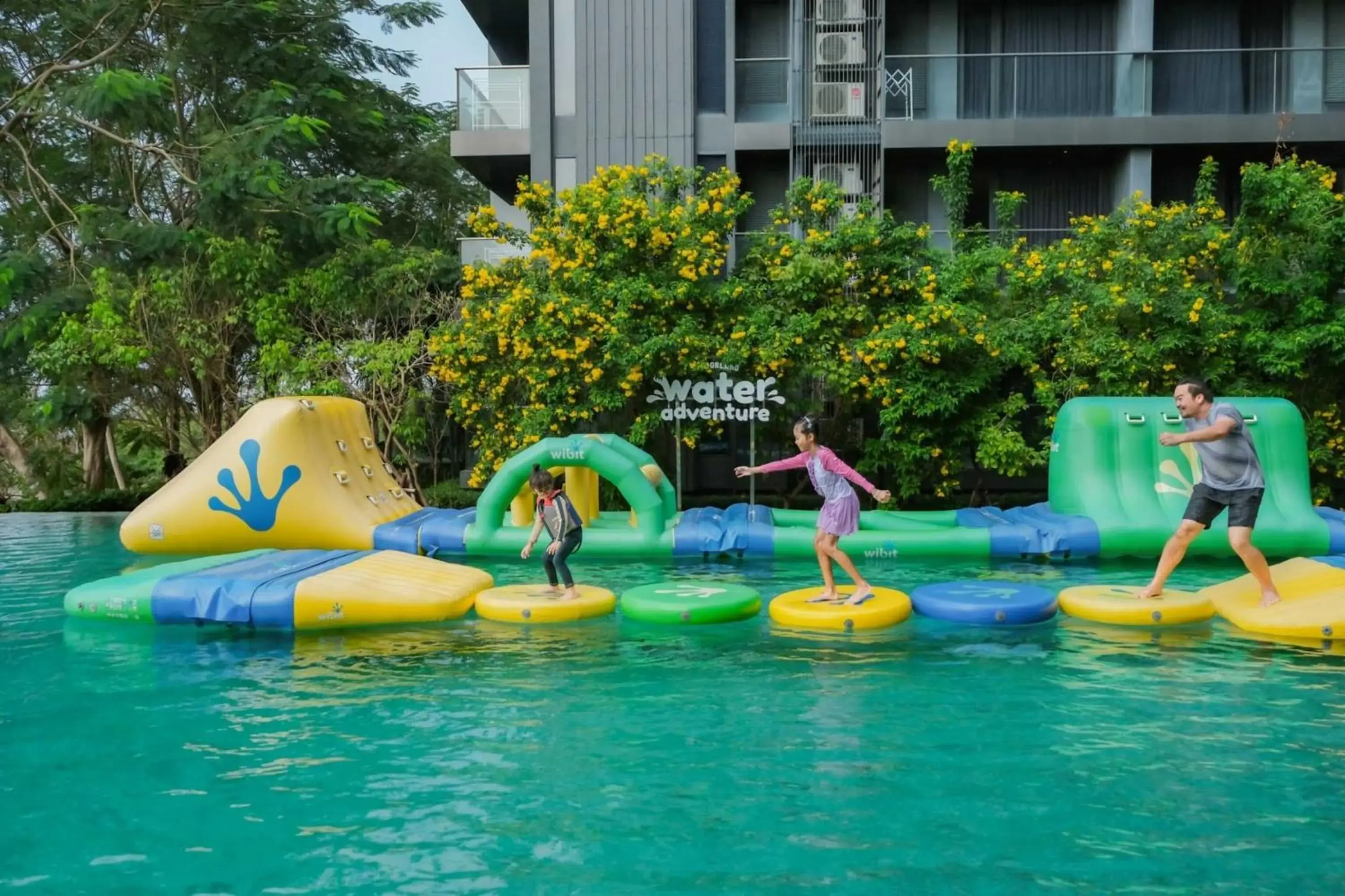 Swimming pool in Balcony Seaside Sriracha Hotel & Serviced Apartments Swimming pool in Balcony Seaside Sriracha Hotel & Serviced Apartments