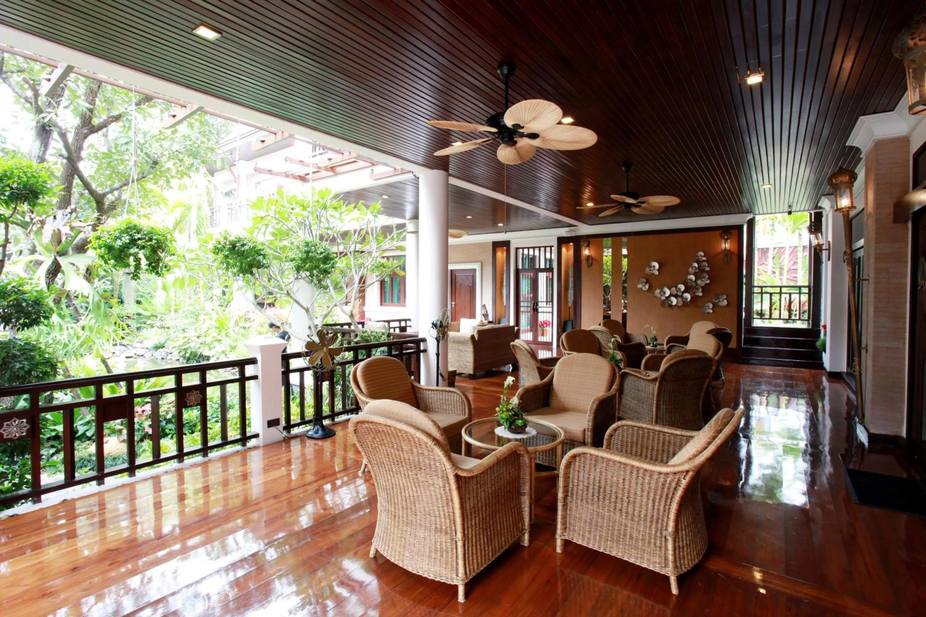 Lounge or bar in Sireeampan Boutique Resort and Spa