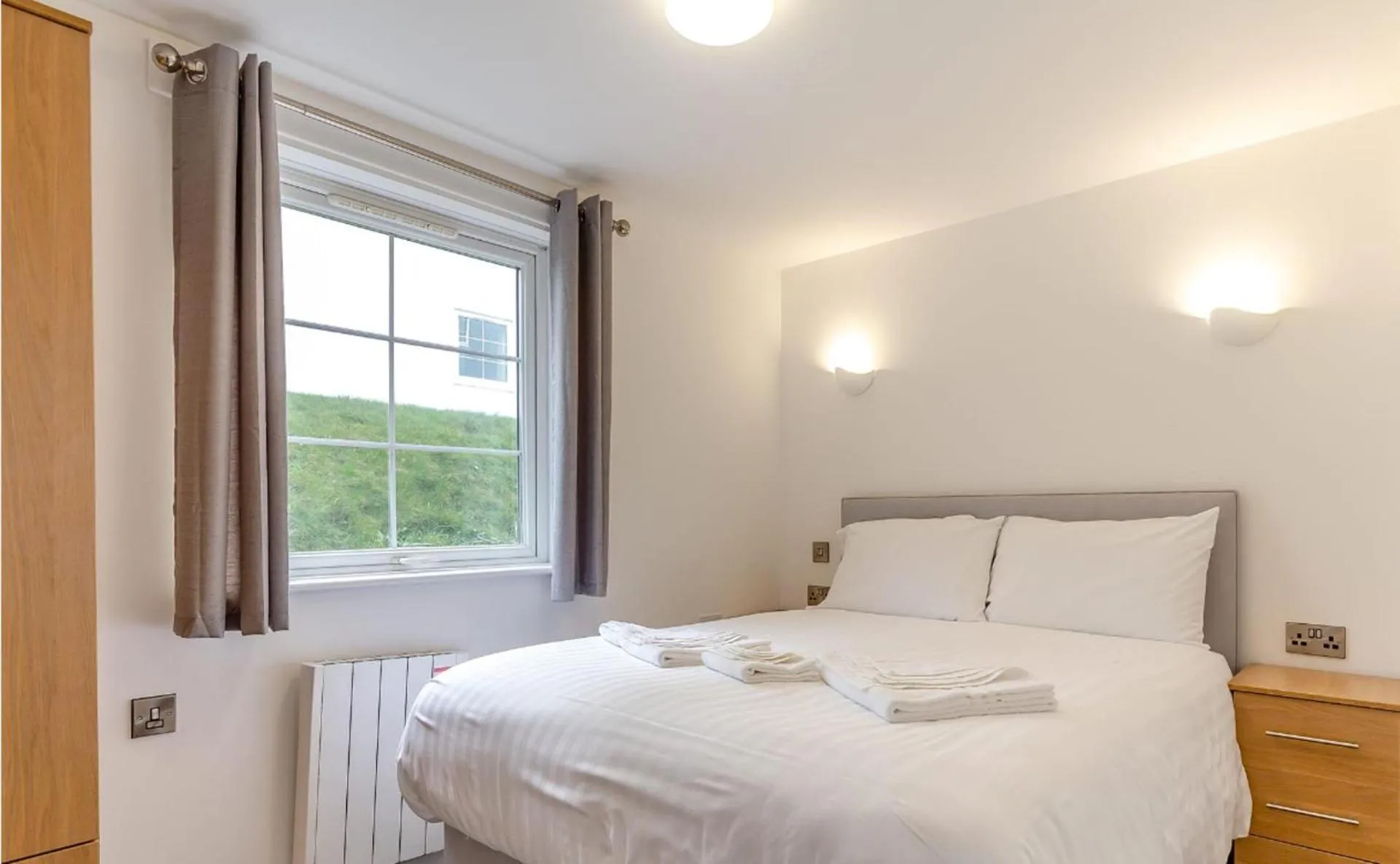 Bed in Beautiful Ilfracombe apartment 2 bedrooms