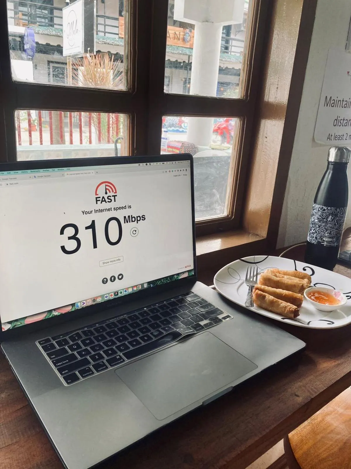 Food and drinks in Ohlala Hostel