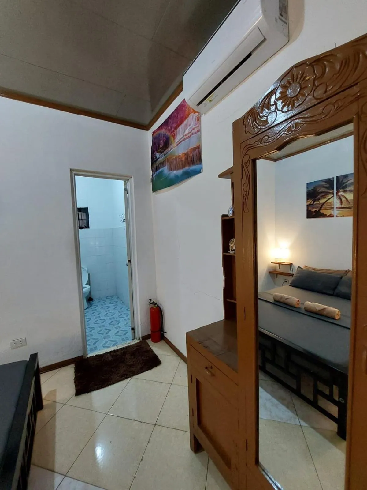 wardrobe, Bed in Ohlala Hostel