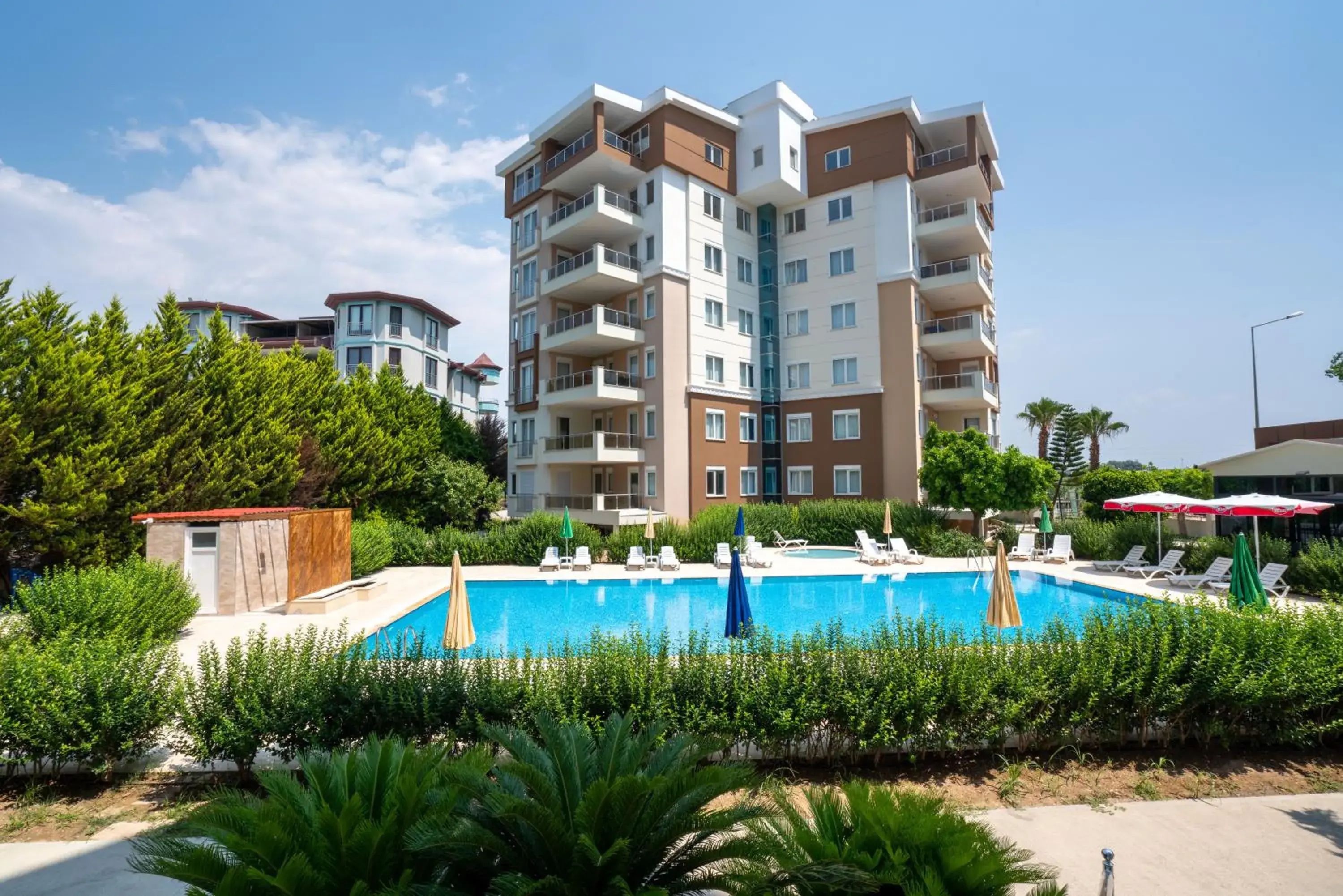 Swimming pool in River Park Residence Lara Swimming pool in River Park Residence Lara