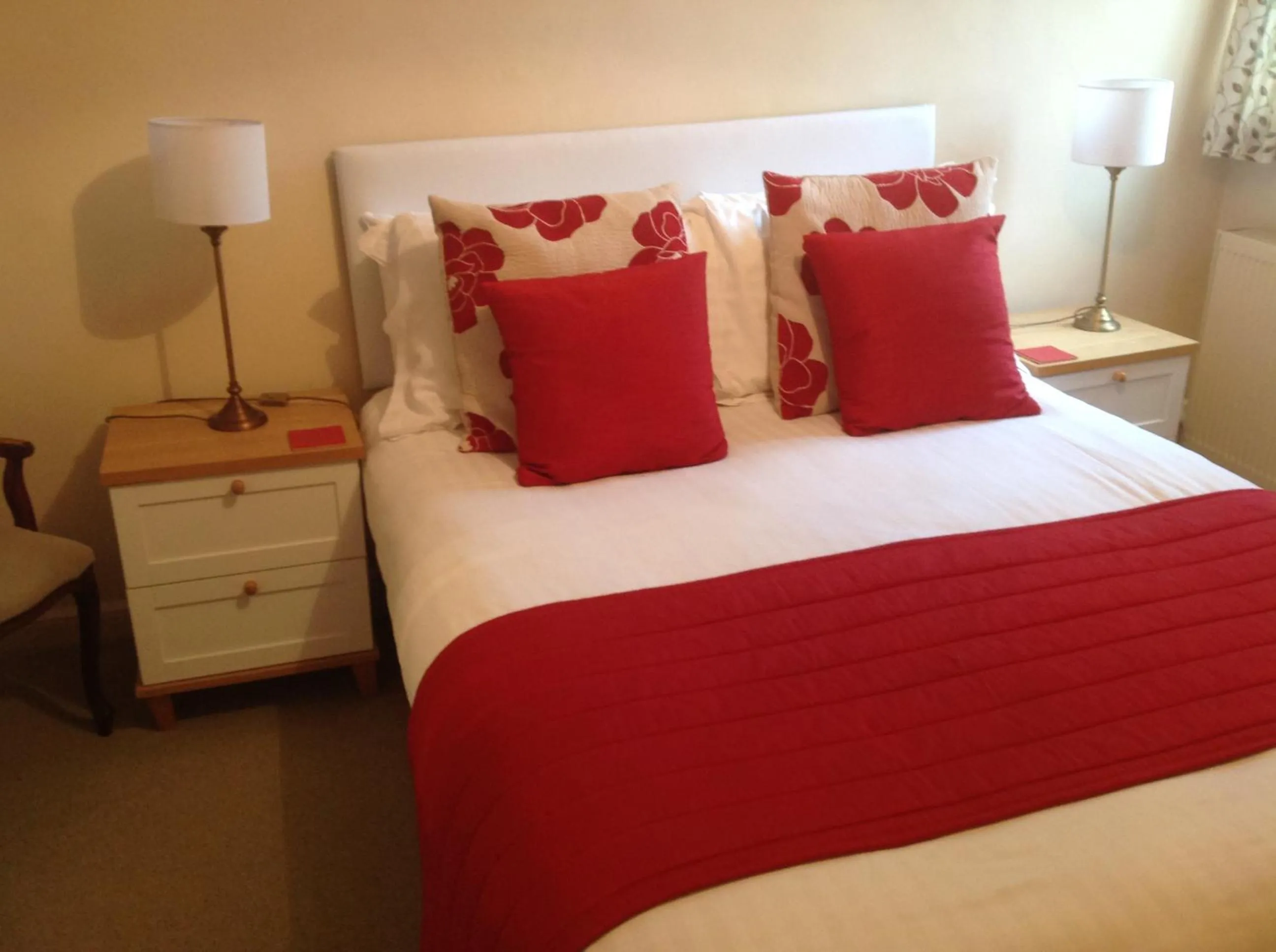 Bedroom, Bed in Buckley Farmhouse B & B