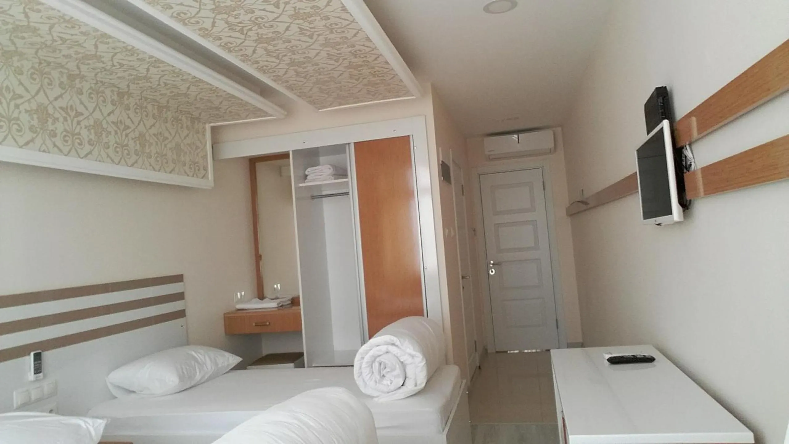 Photo of the whole room, Bed in Cihan Hotel
