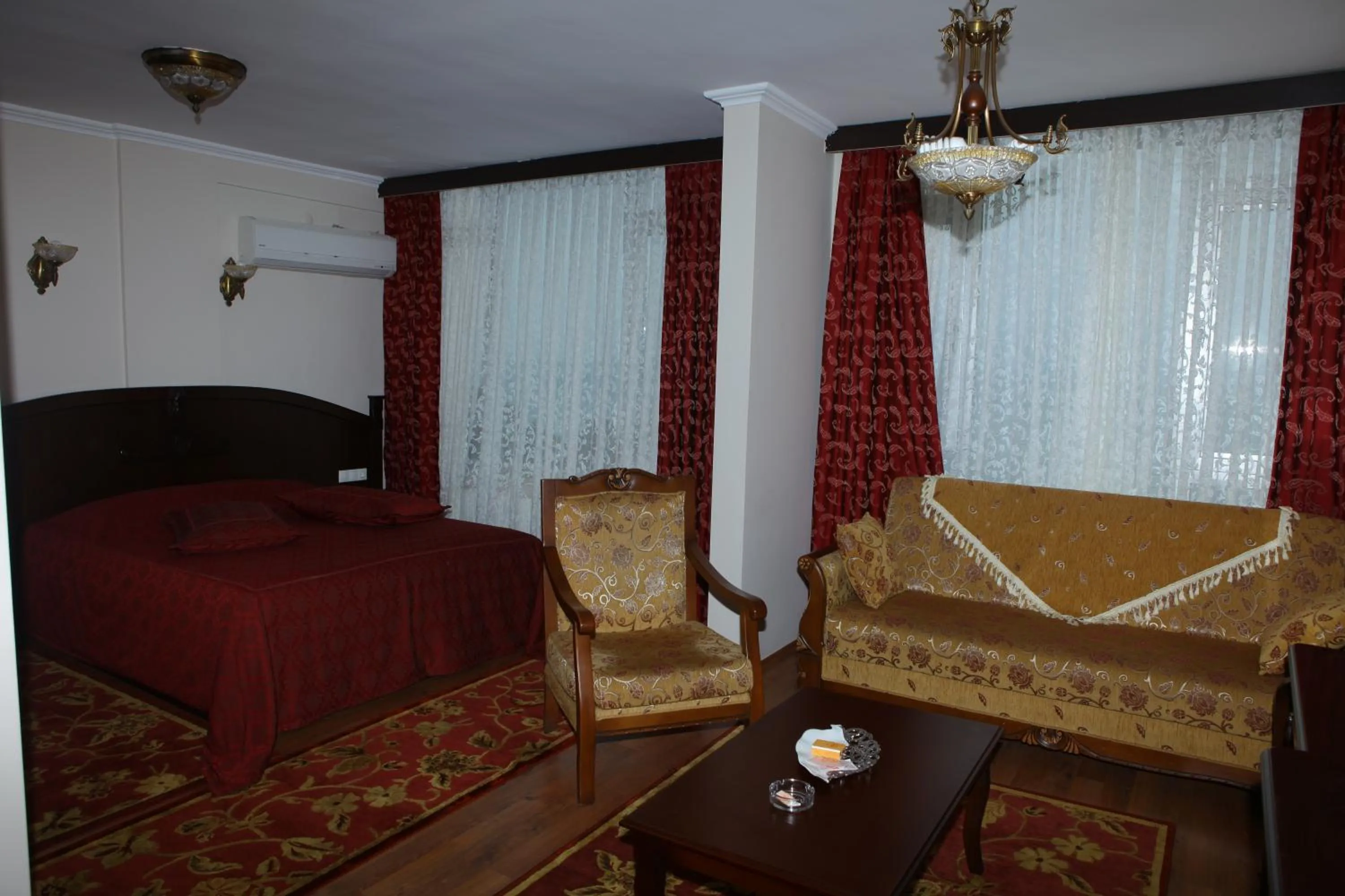 Decorative detail, Bed in Cihan Hotel