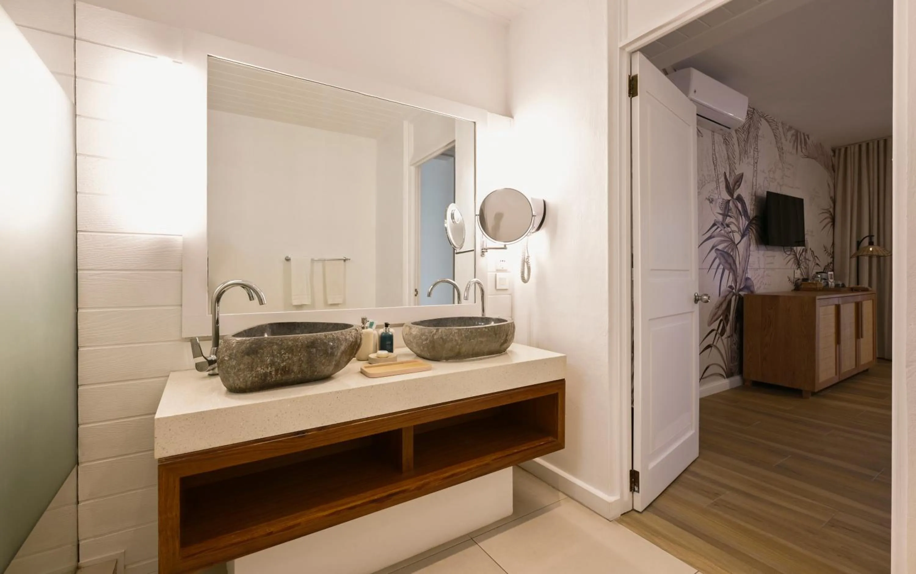 Bathroom in Constance Sakoa Boutik