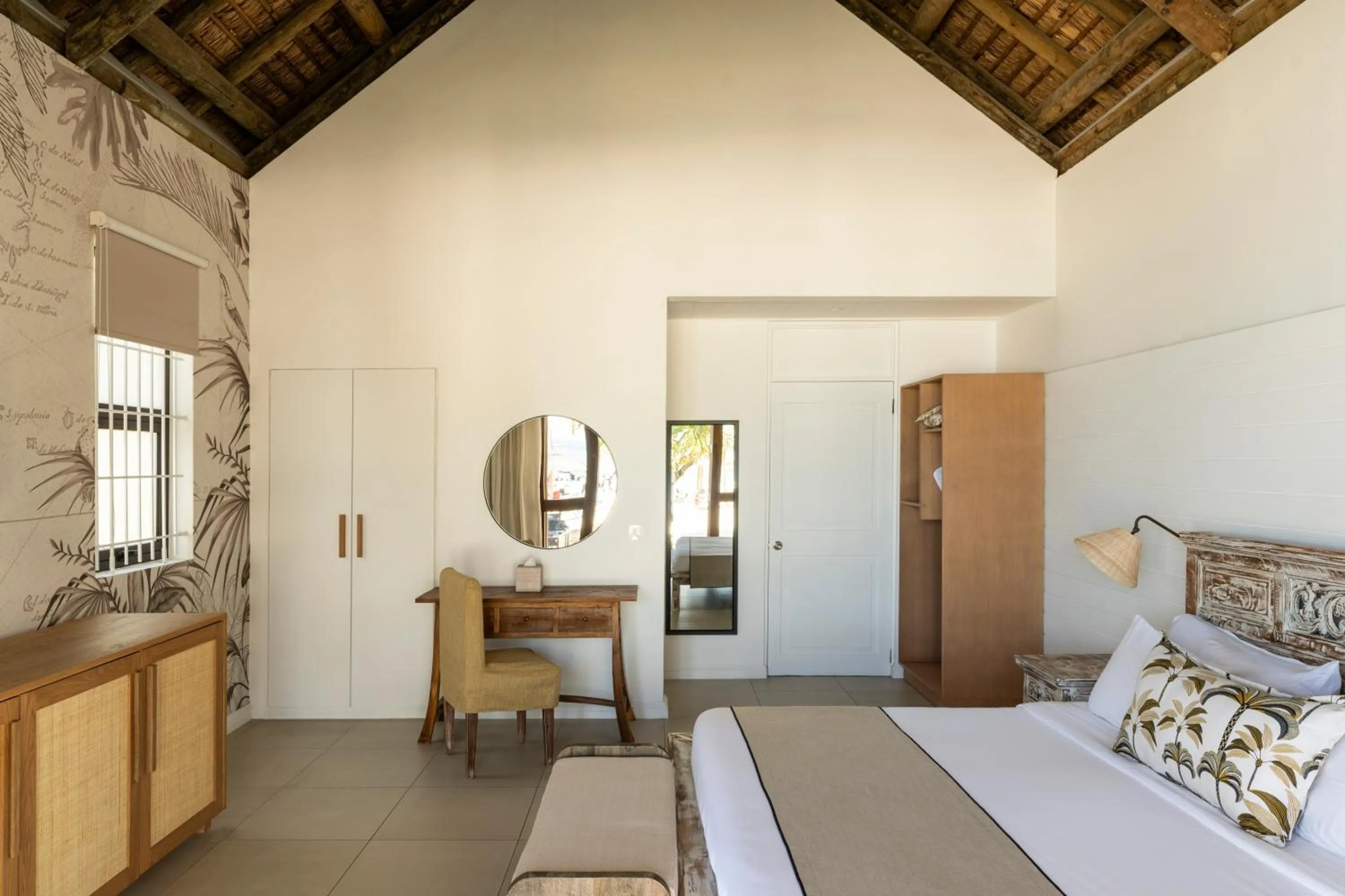 Bedroom, Bed in Constance Sakoa Boutik