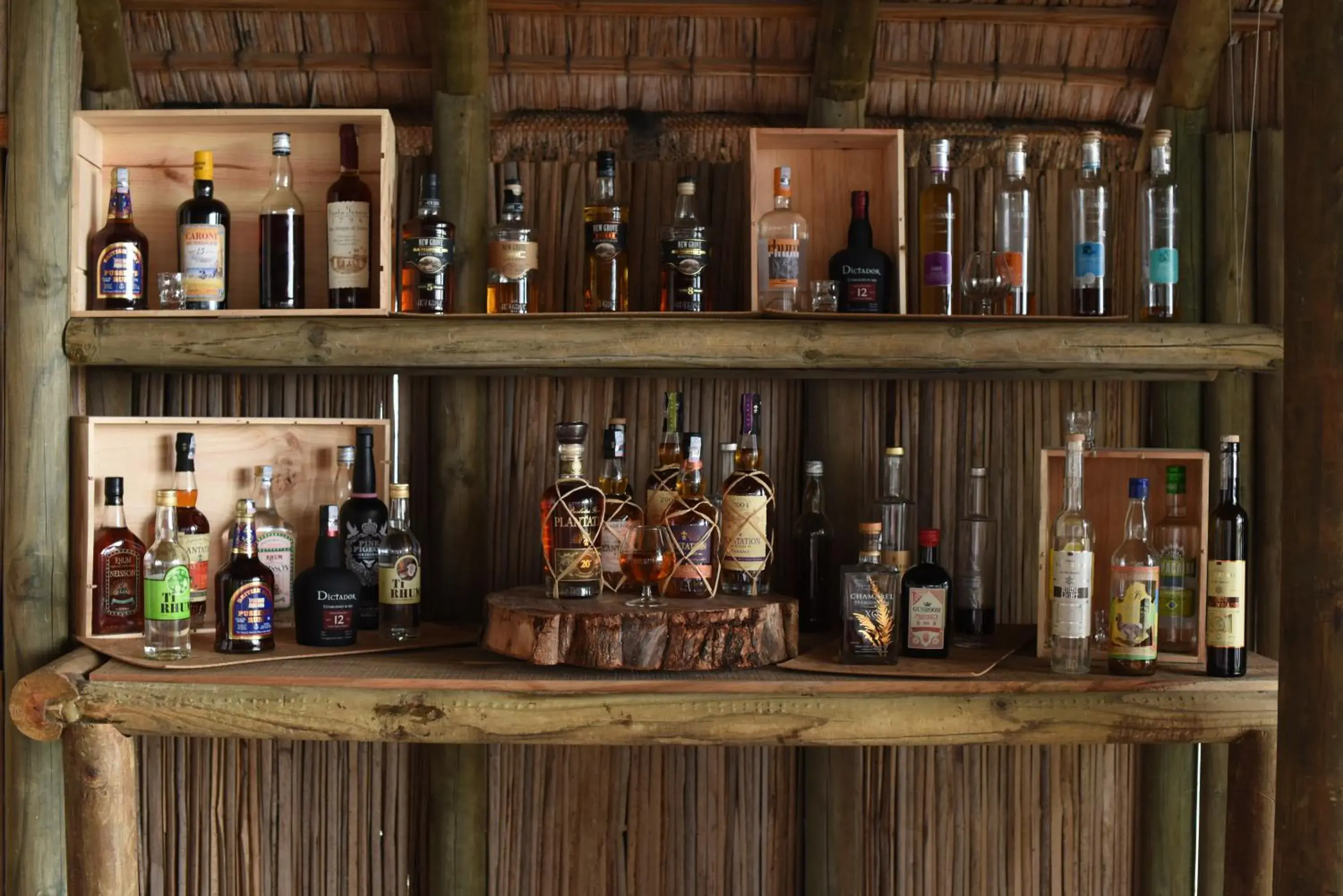 Lounge or bar in Constance Sakoa Boutik Lounge or bar in Constance Sakoa Boutik