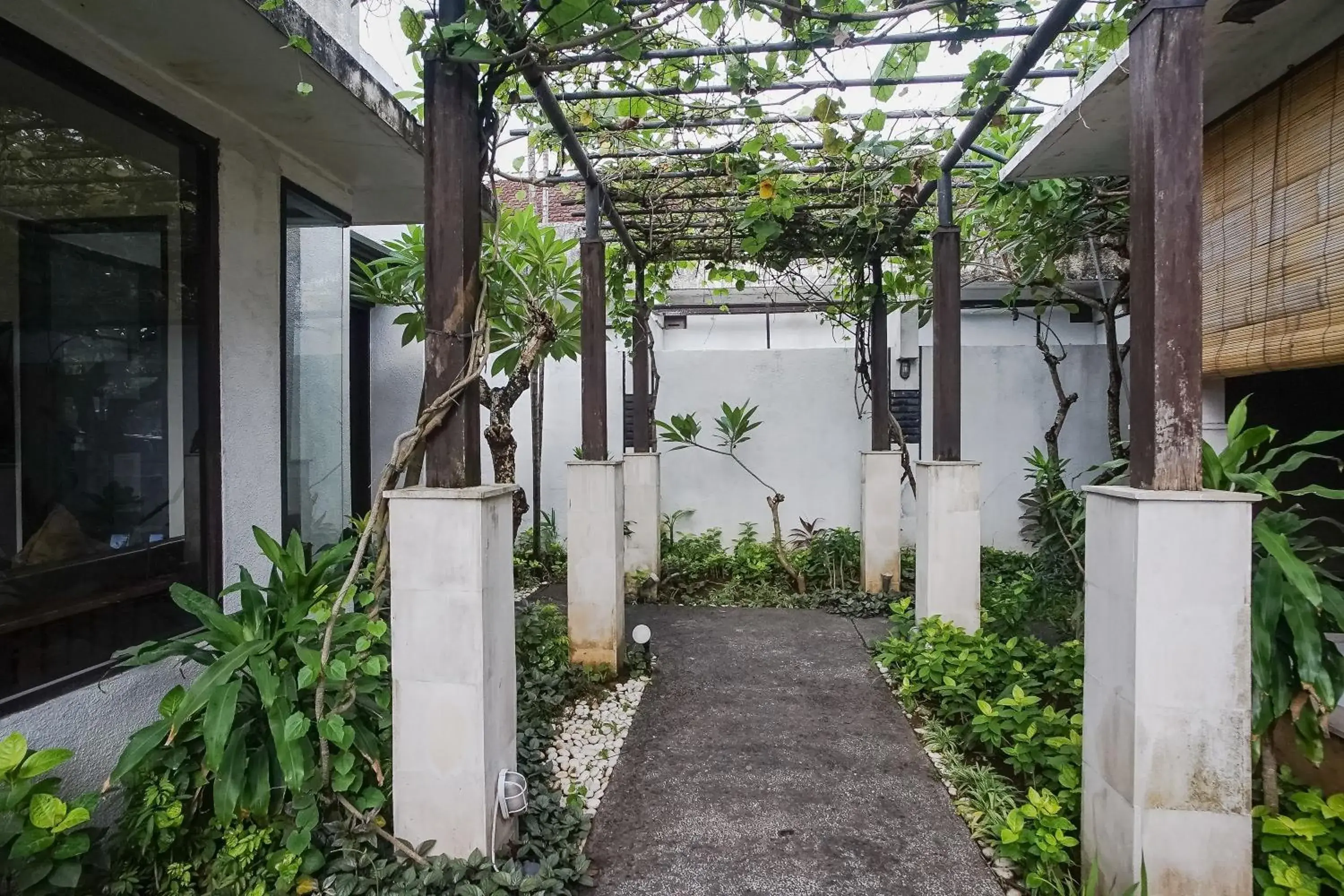 Property building in Queen Rose Villa & Spa Property building in Queen Rose Villa & Spa