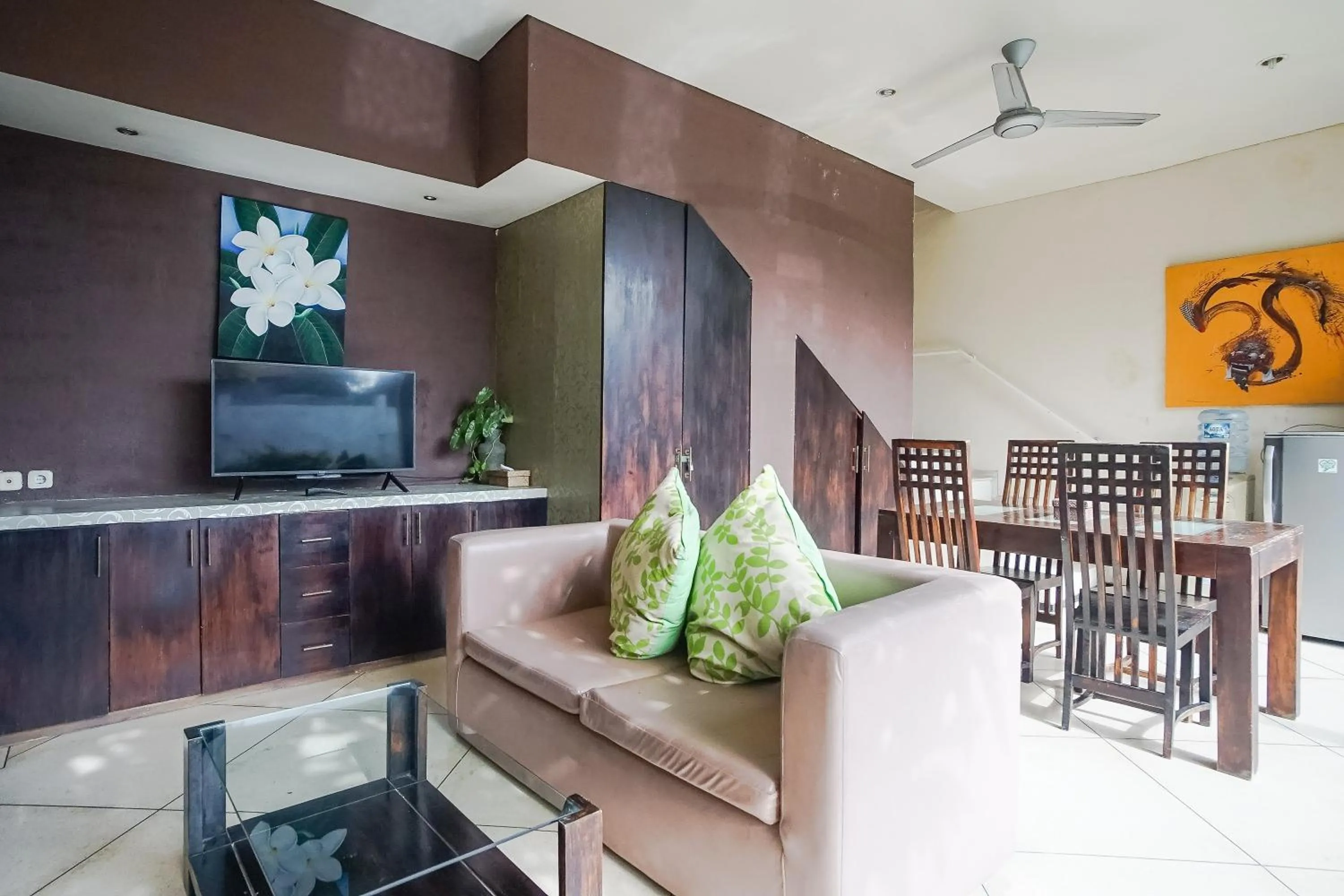 Seating area in Queen Rose Villa & Spa