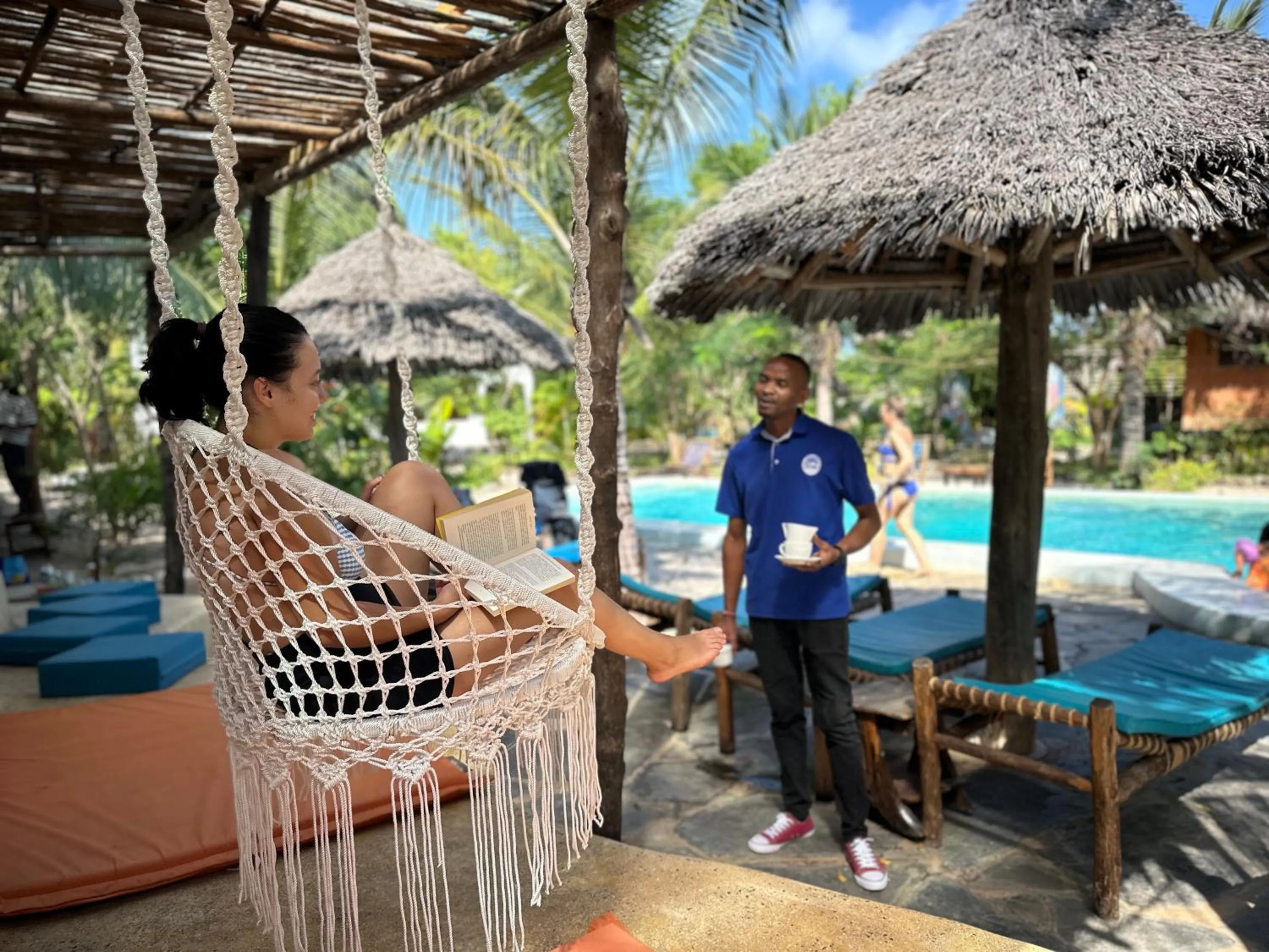 Staff in Kameleon Blue