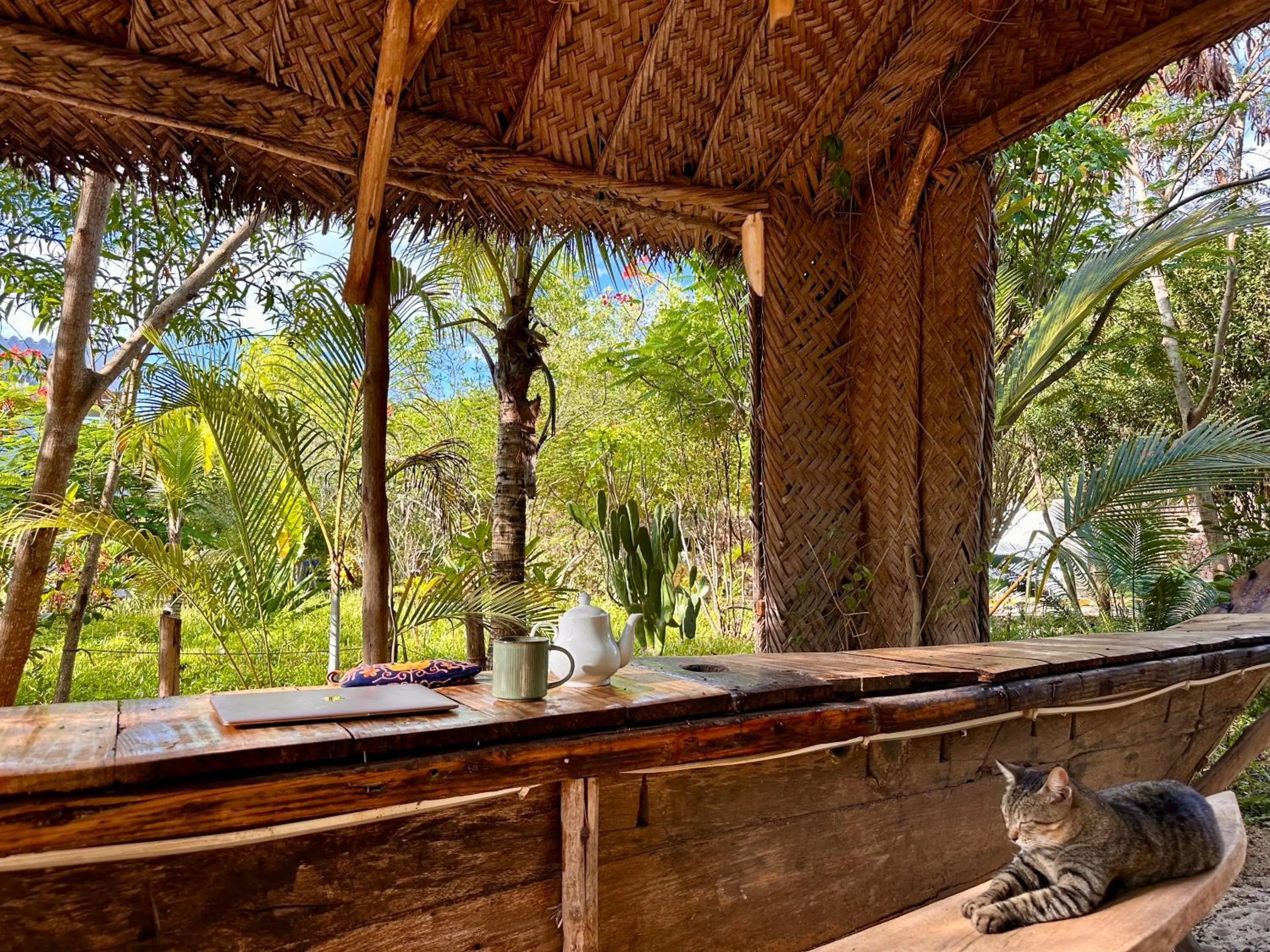 Garden in Kameleon Blue