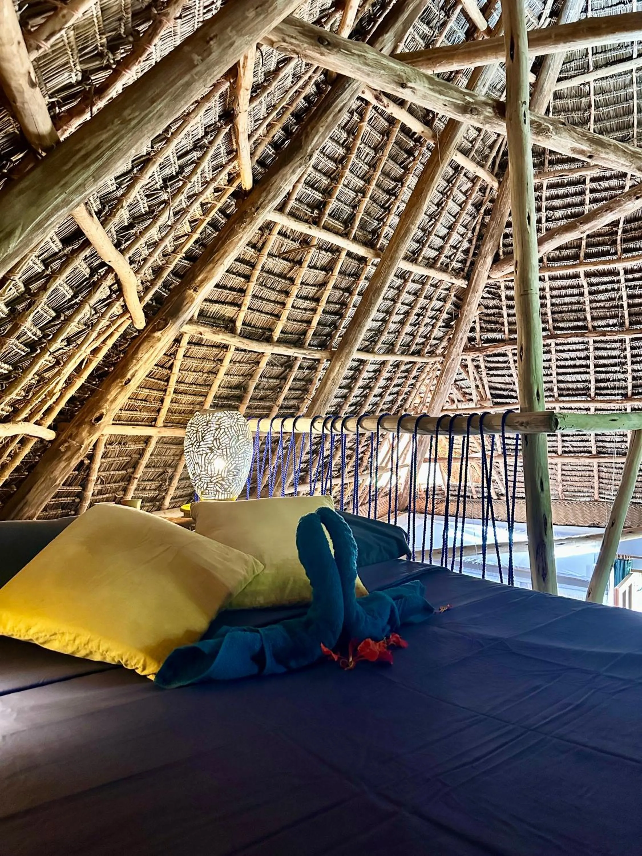 Bed in Kameleon Blue