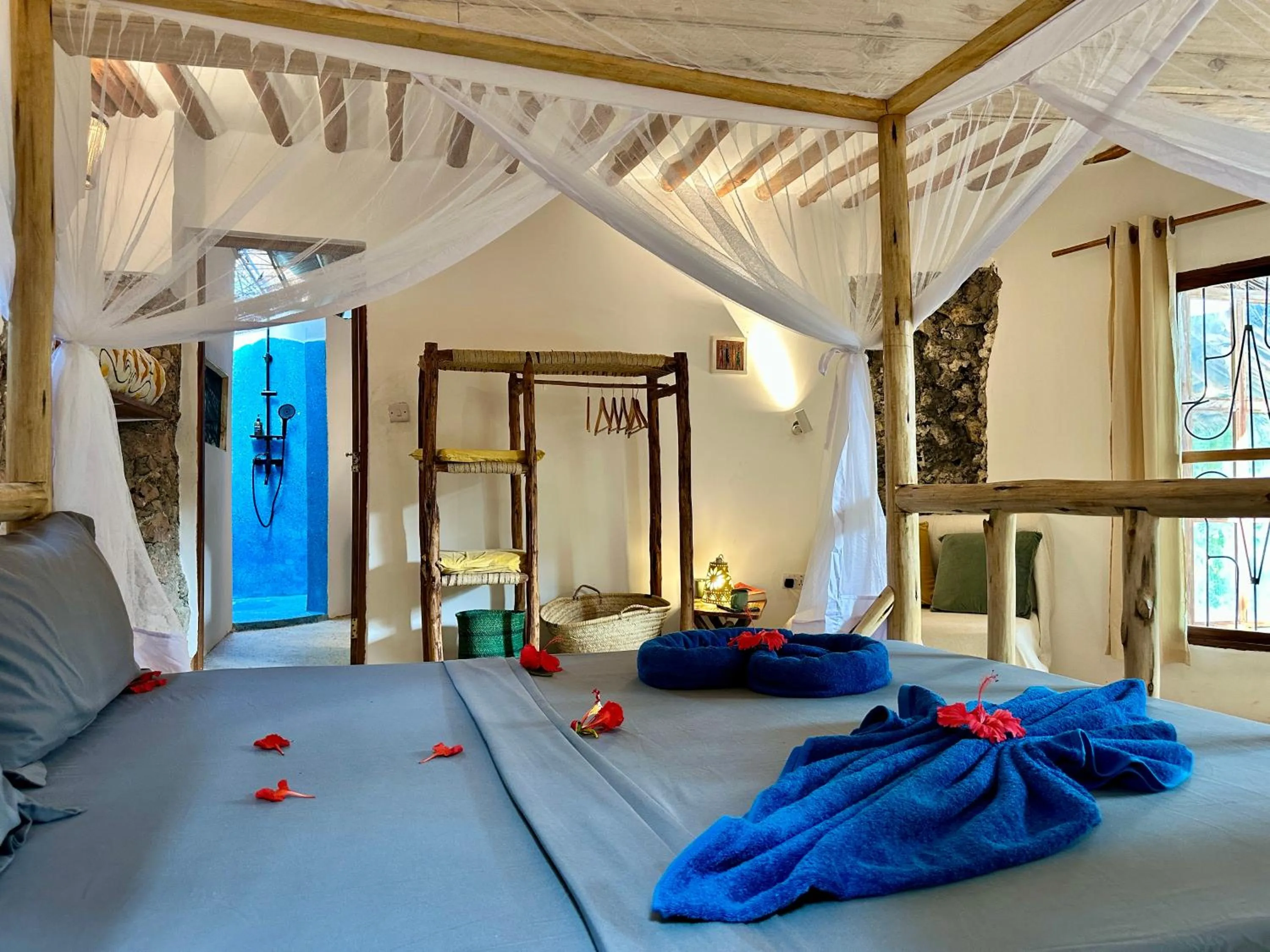 Bed in Kameleon Blue