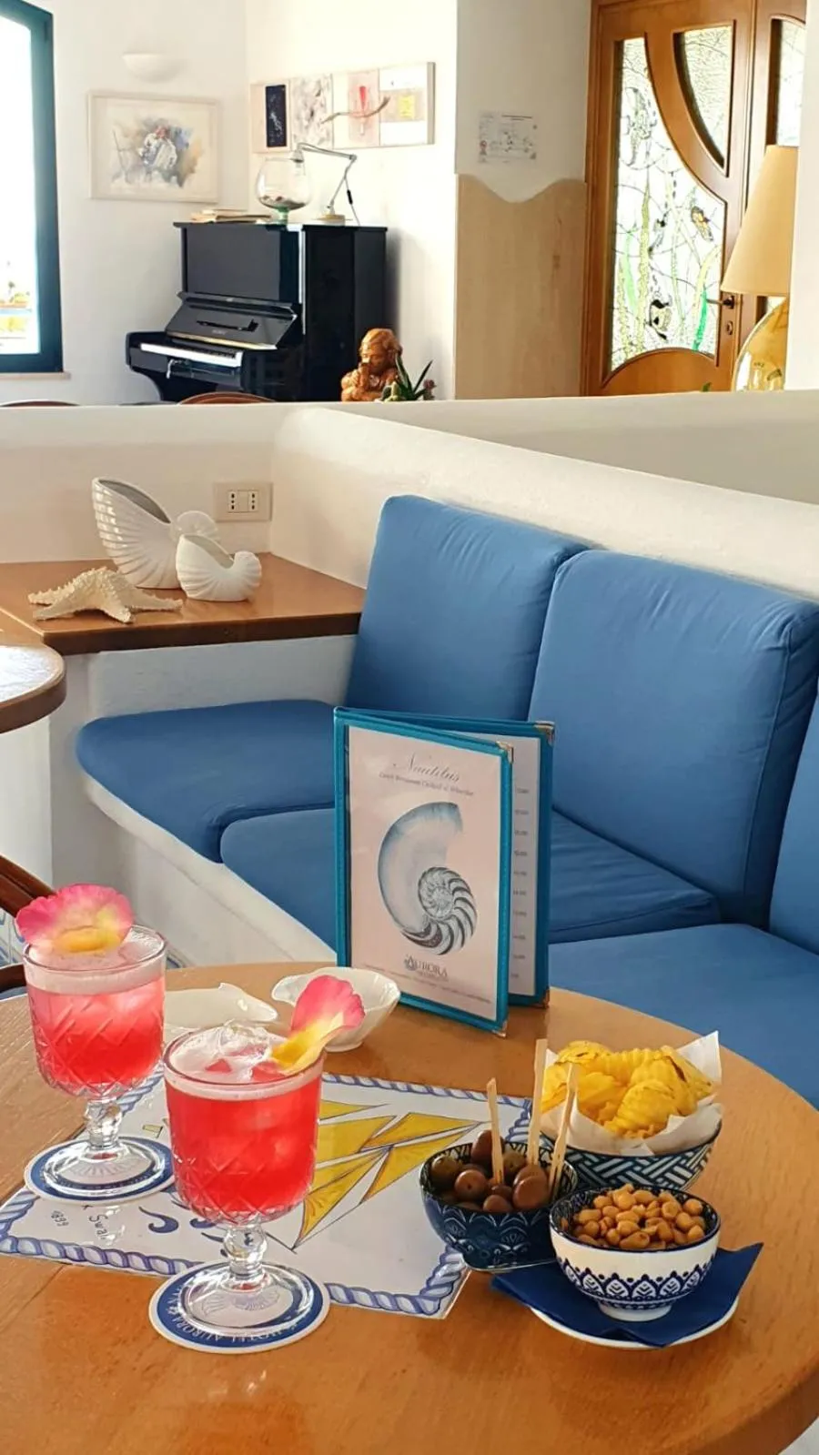 Food and drinks in Hotel Aurora