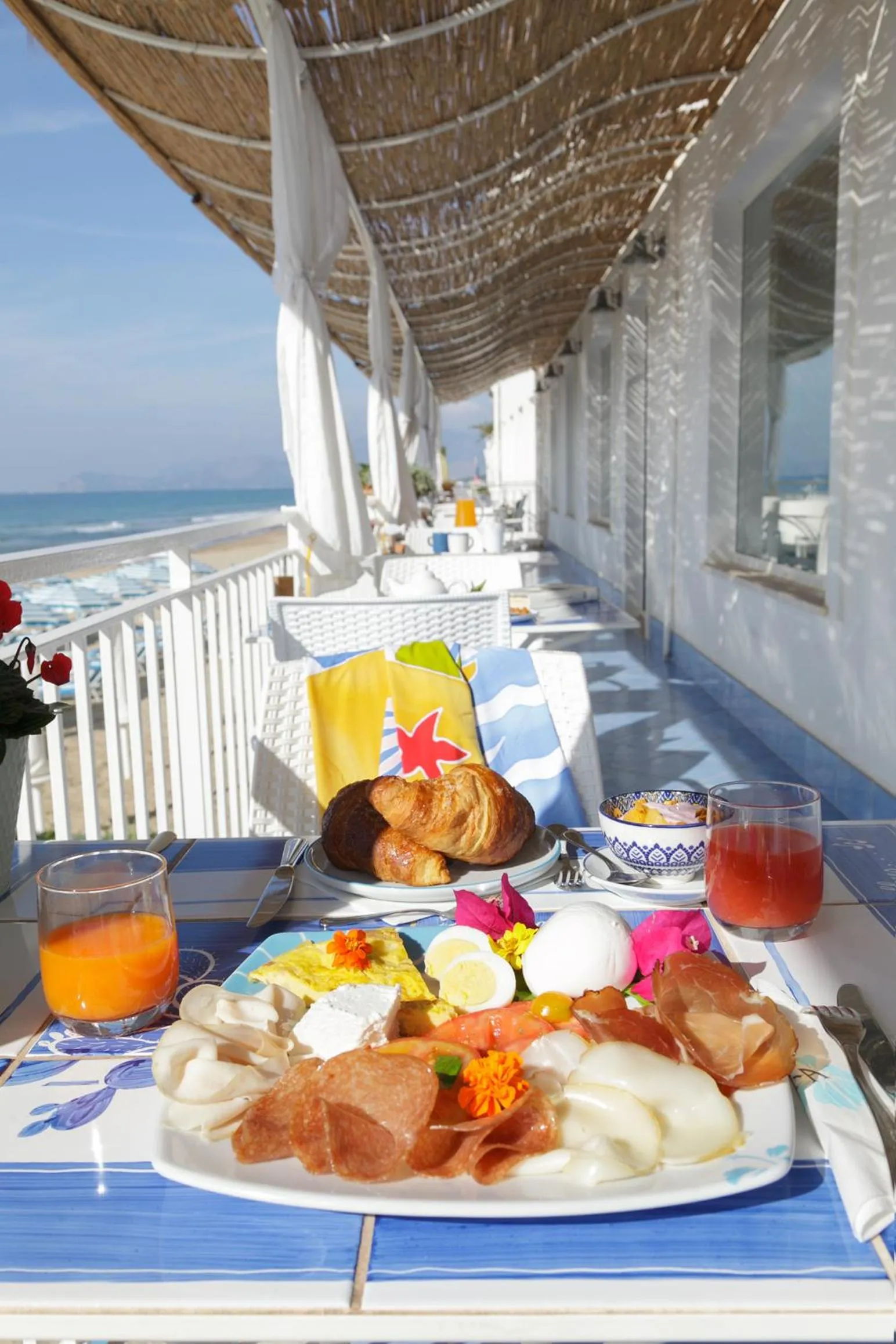 Breakfast in Hotel Aurora