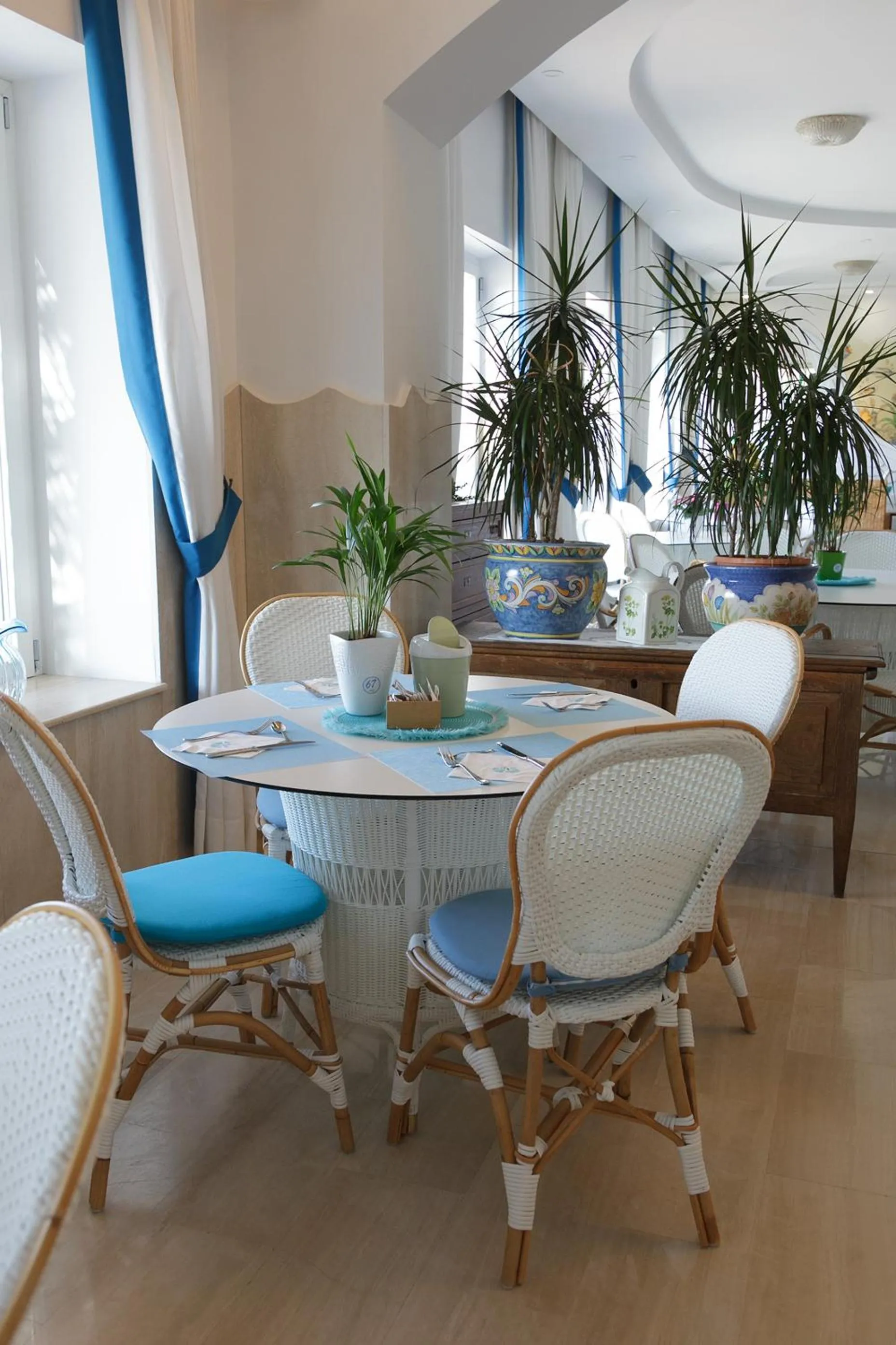 Breakfast in Hotel Aurora