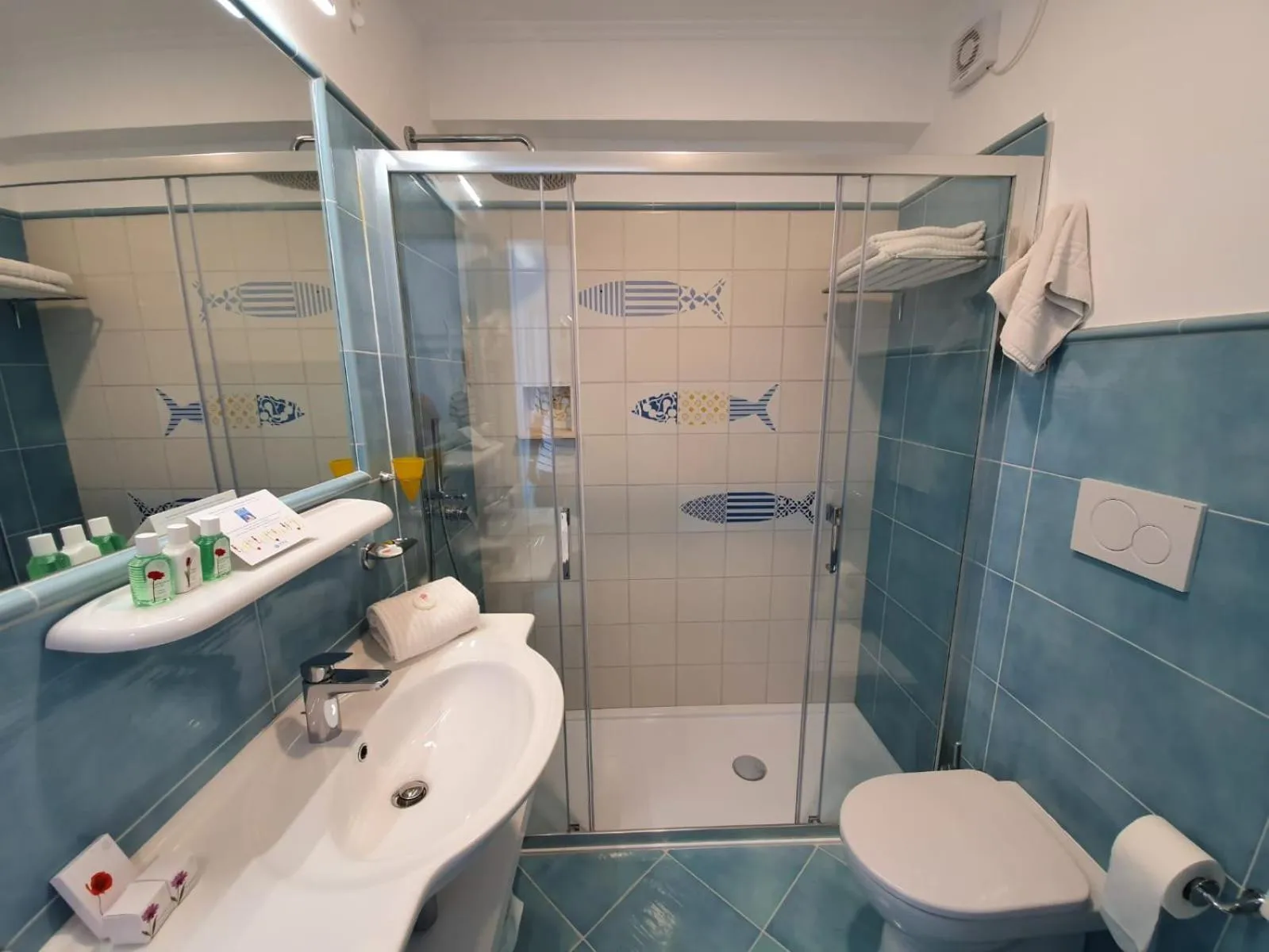 Bathroom in Hotel Aurora