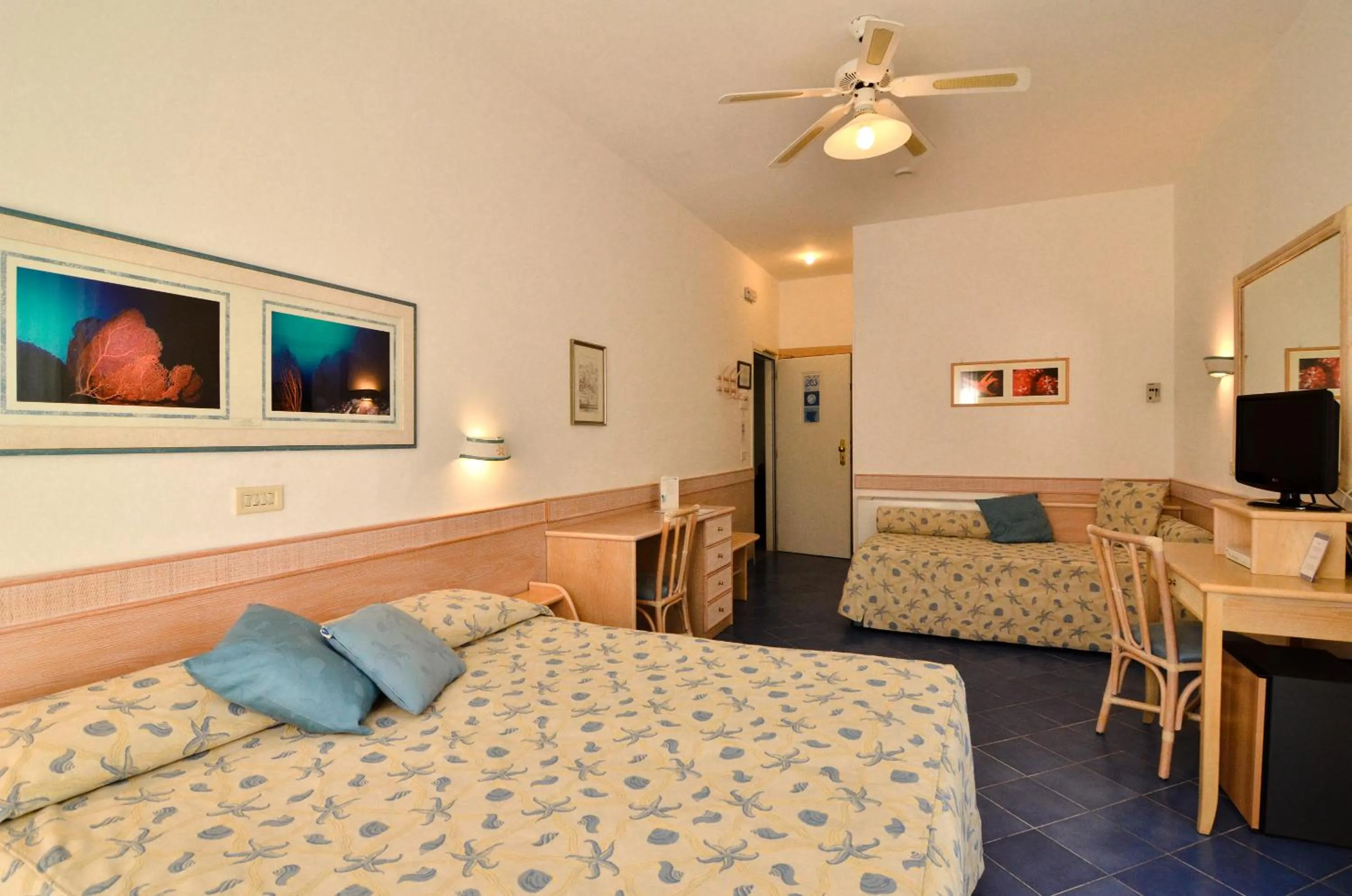 Bedroom, Bed in Hotel Aurora