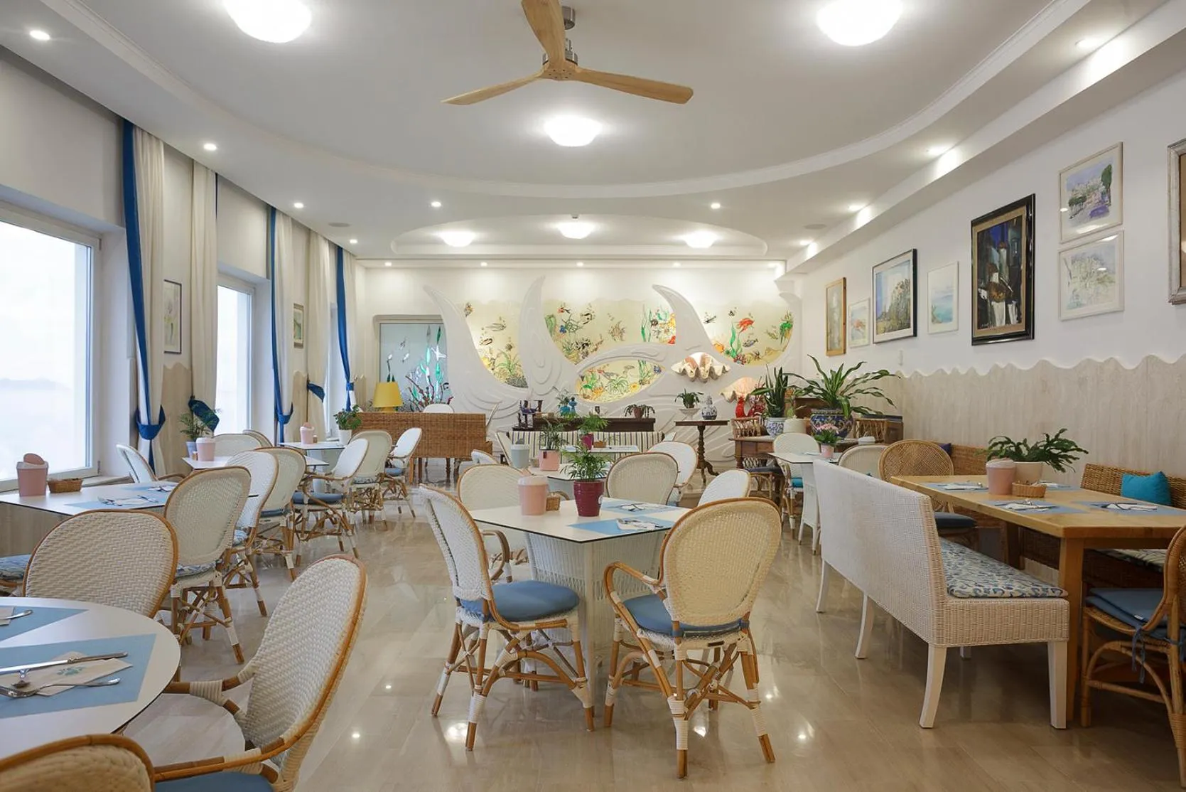 Breakfast in Hotel Aurora