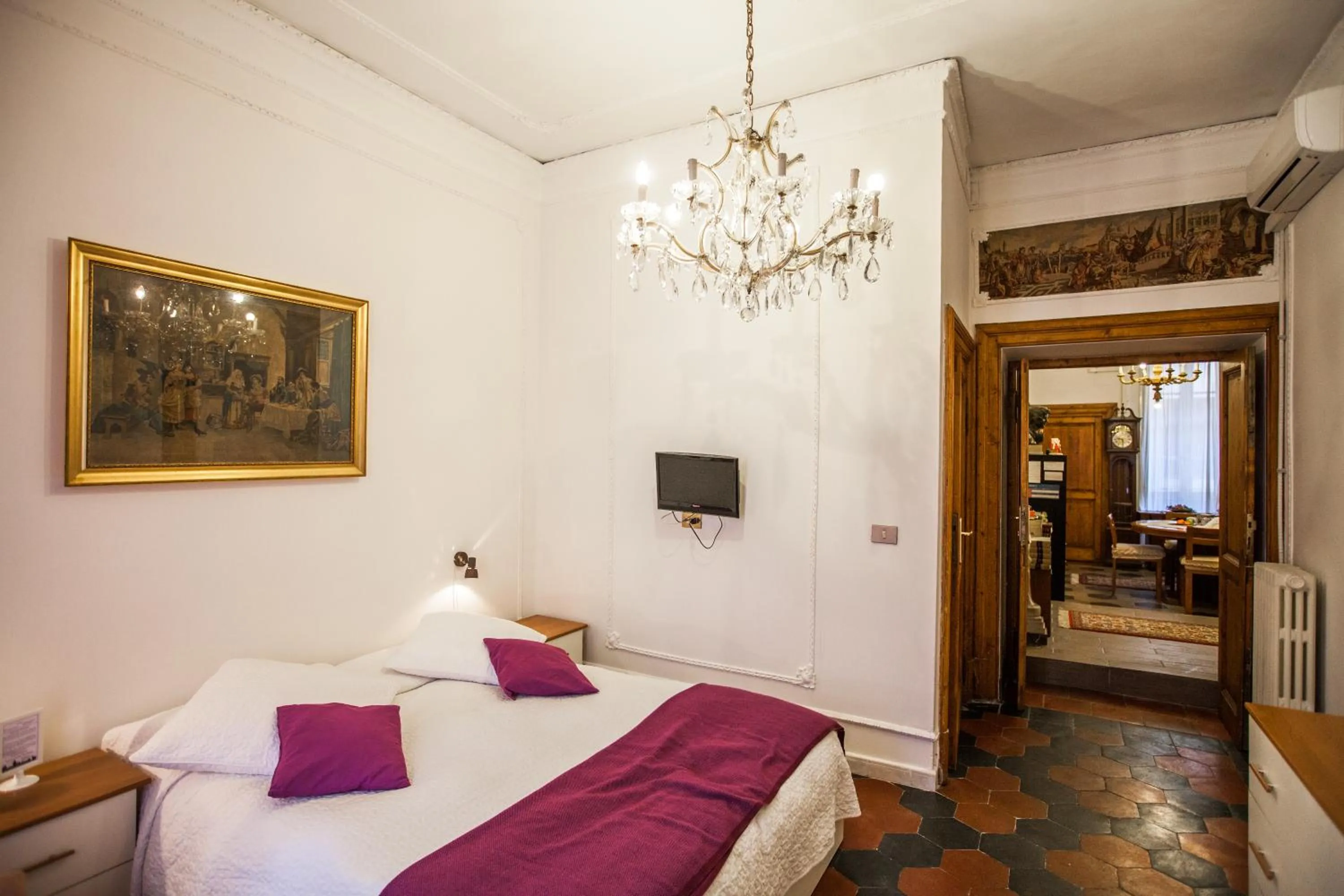 Bed in La Dolce Vita Roma