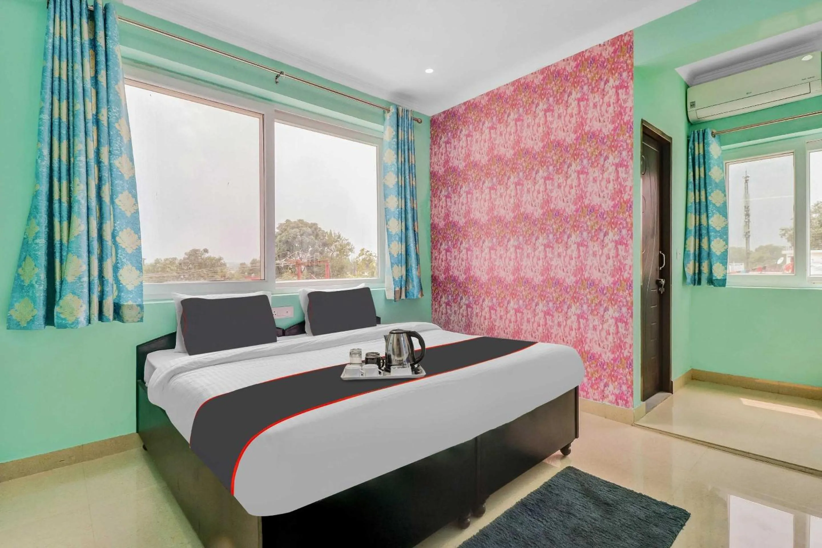 Bedroom, Bed in Super Collection O The Kailash Hotel