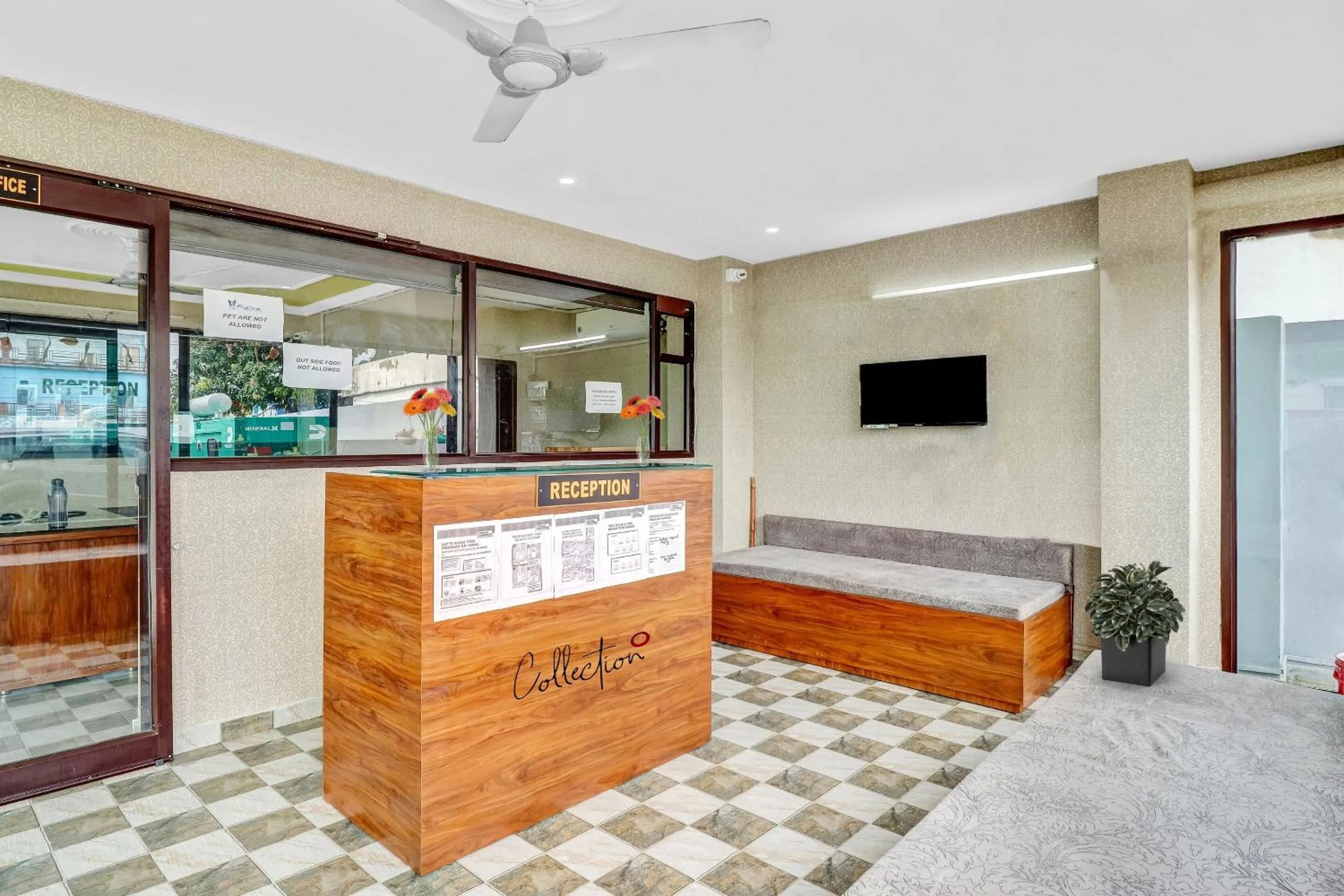 Lobby or reception in Super Collection O The Kailash Hotel