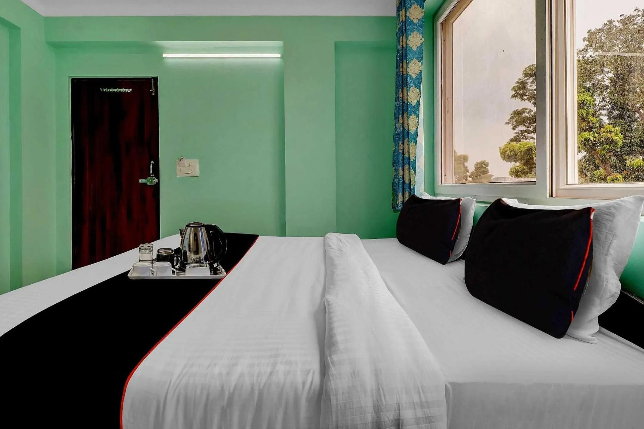 Bedroom, Bed in Super Collection O The Kailash Hotel