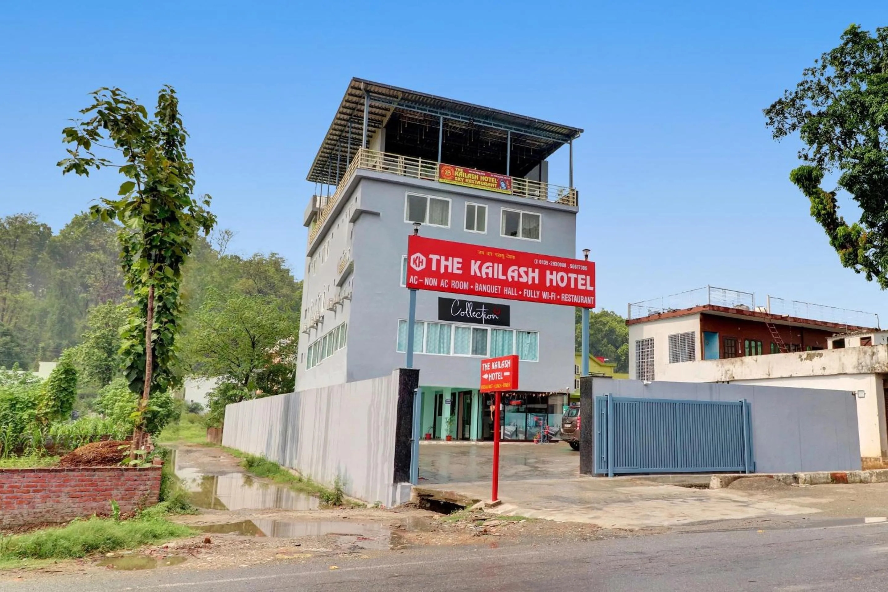 Facade/entrance in Super Collection O The Kailash Hotel