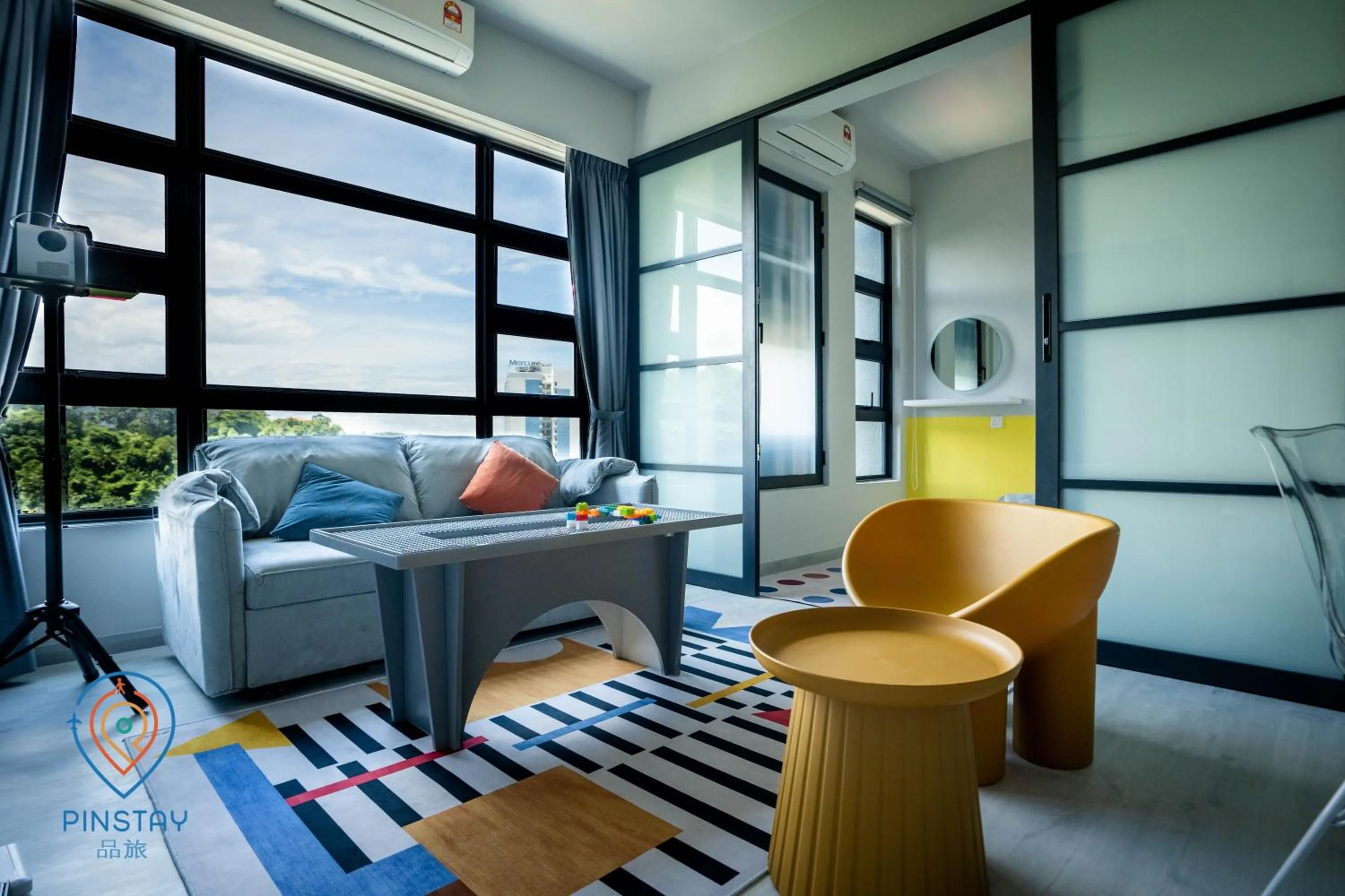 Living room in Jesselton Quay by Pinstay