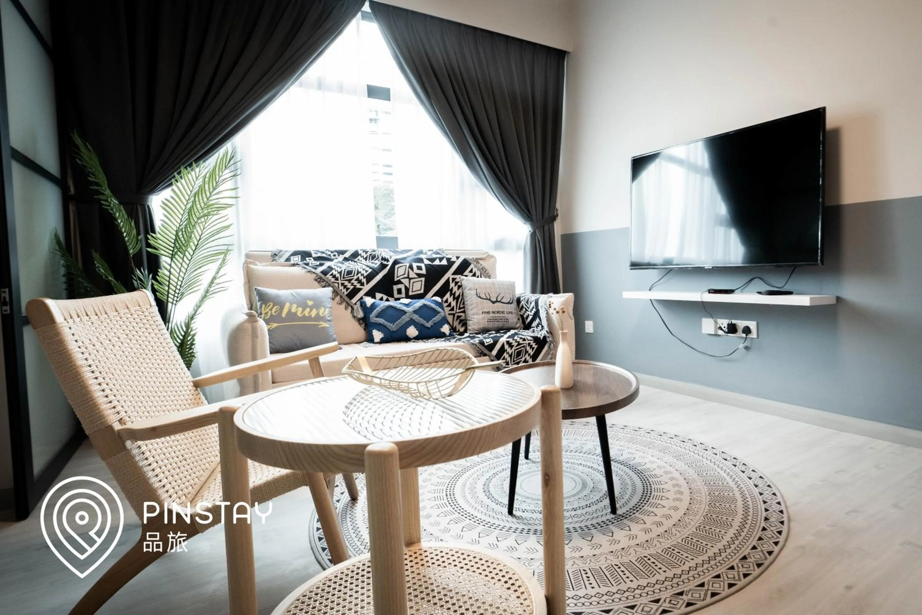 Living room in Jesselton Quay by Pinstay