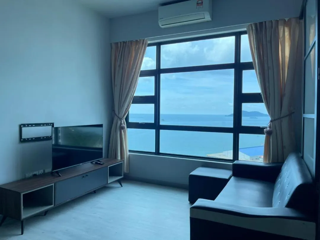 Living room, Bed in Jesselton Quay by Pinstay