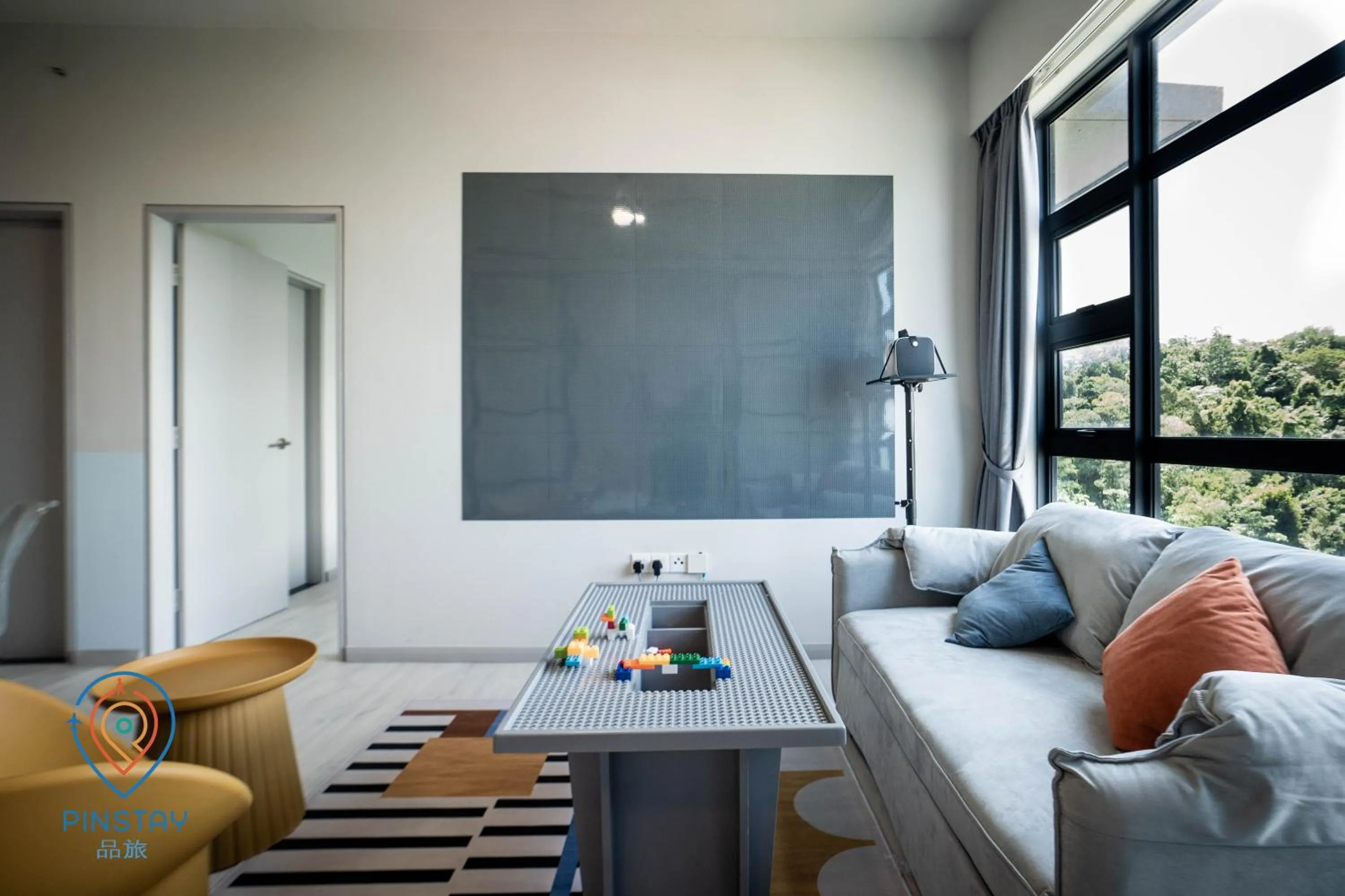 Living room in Jesselton Quay by Pinstay