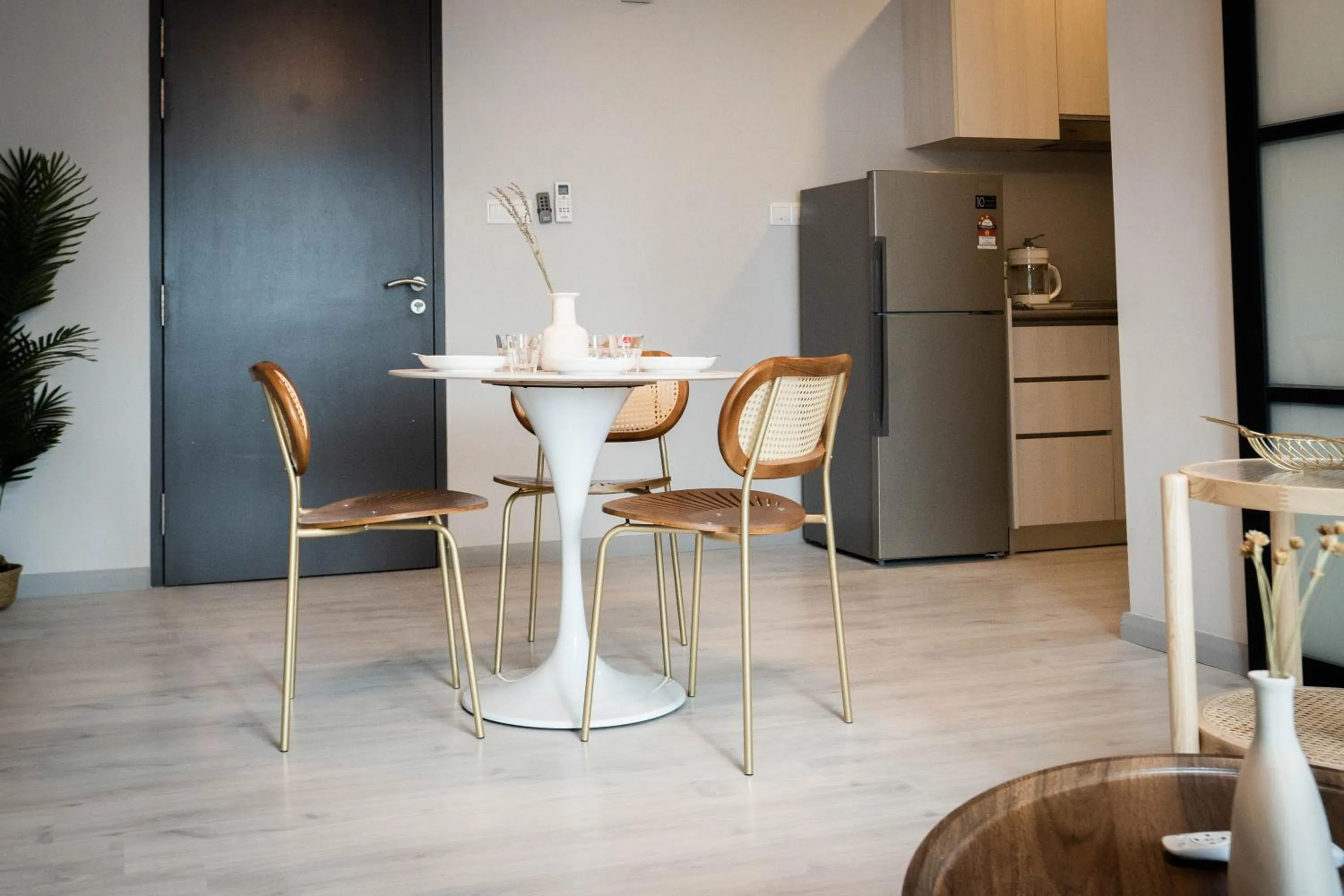 Dining area in Jesselton Quay by Pinstay