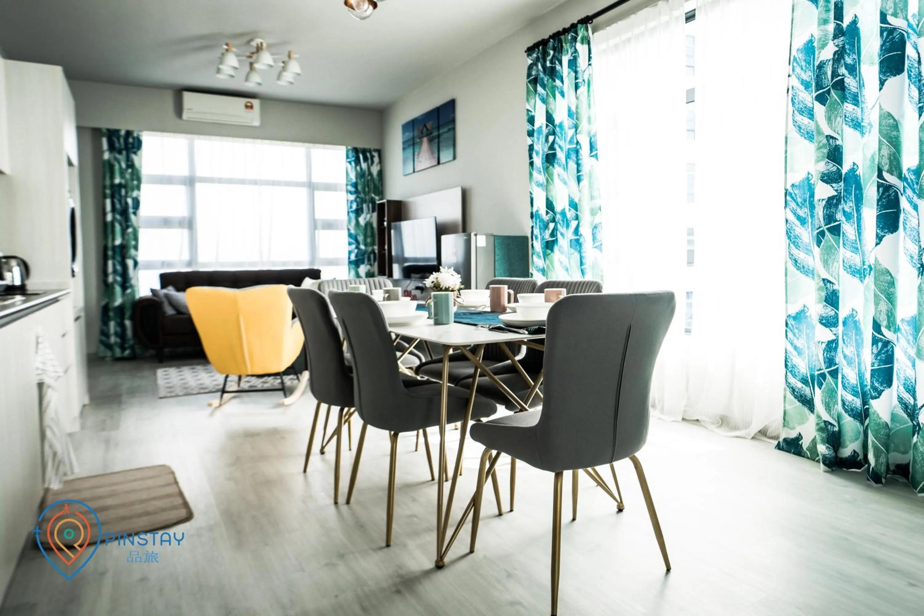 Dining area in Jesselton Quay by Pinstay